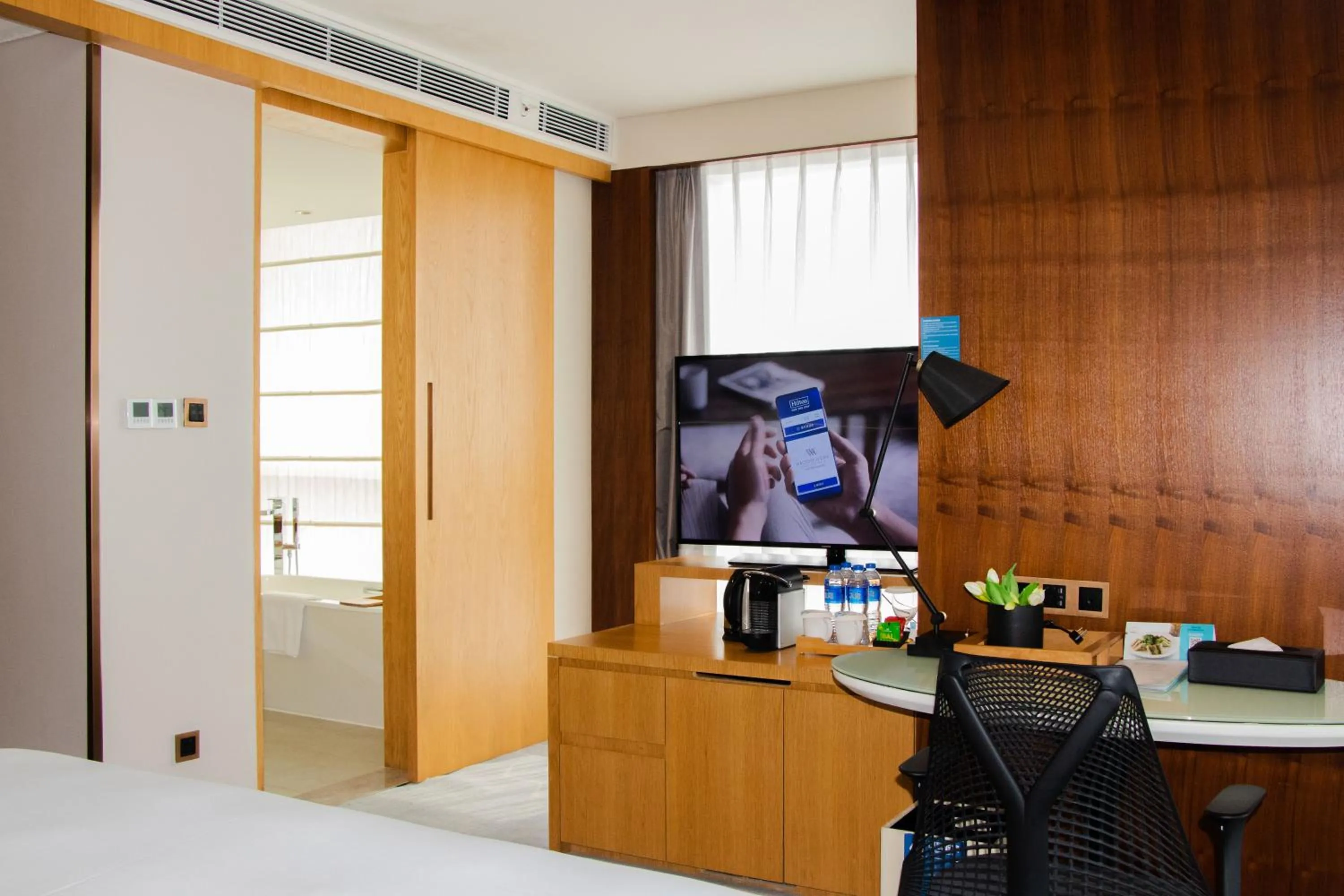 Bedroom in Hilton Garden Inn Zhuhai Hengqin