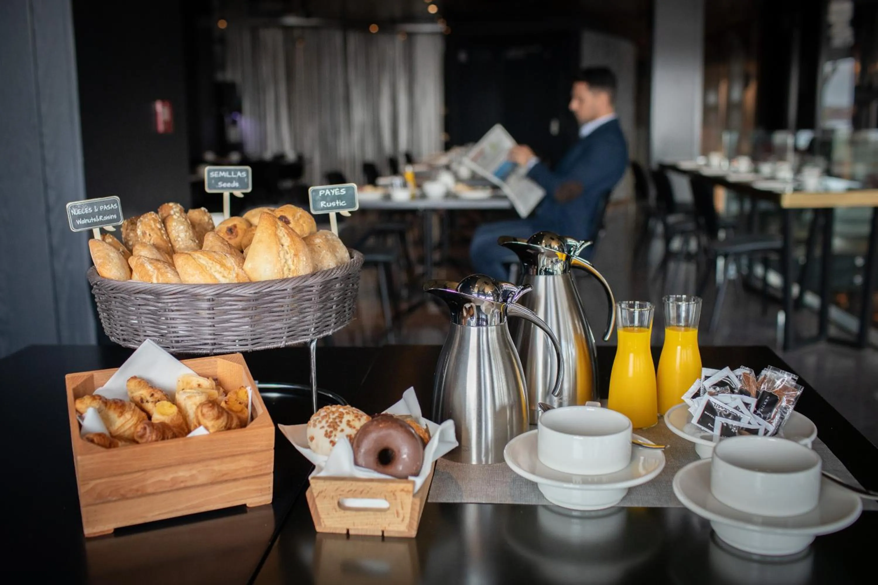 Restaurant/places to eat in Silken Saaj Las Palmas