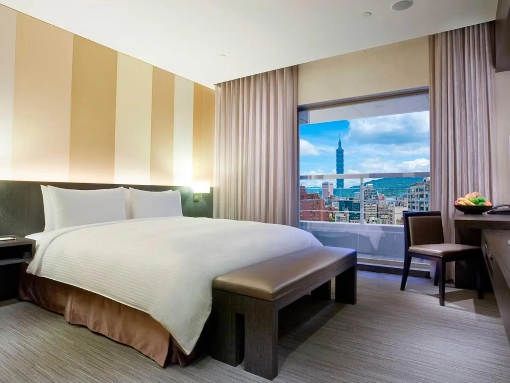 Bedroom, Bed in Park Taipei Hotel