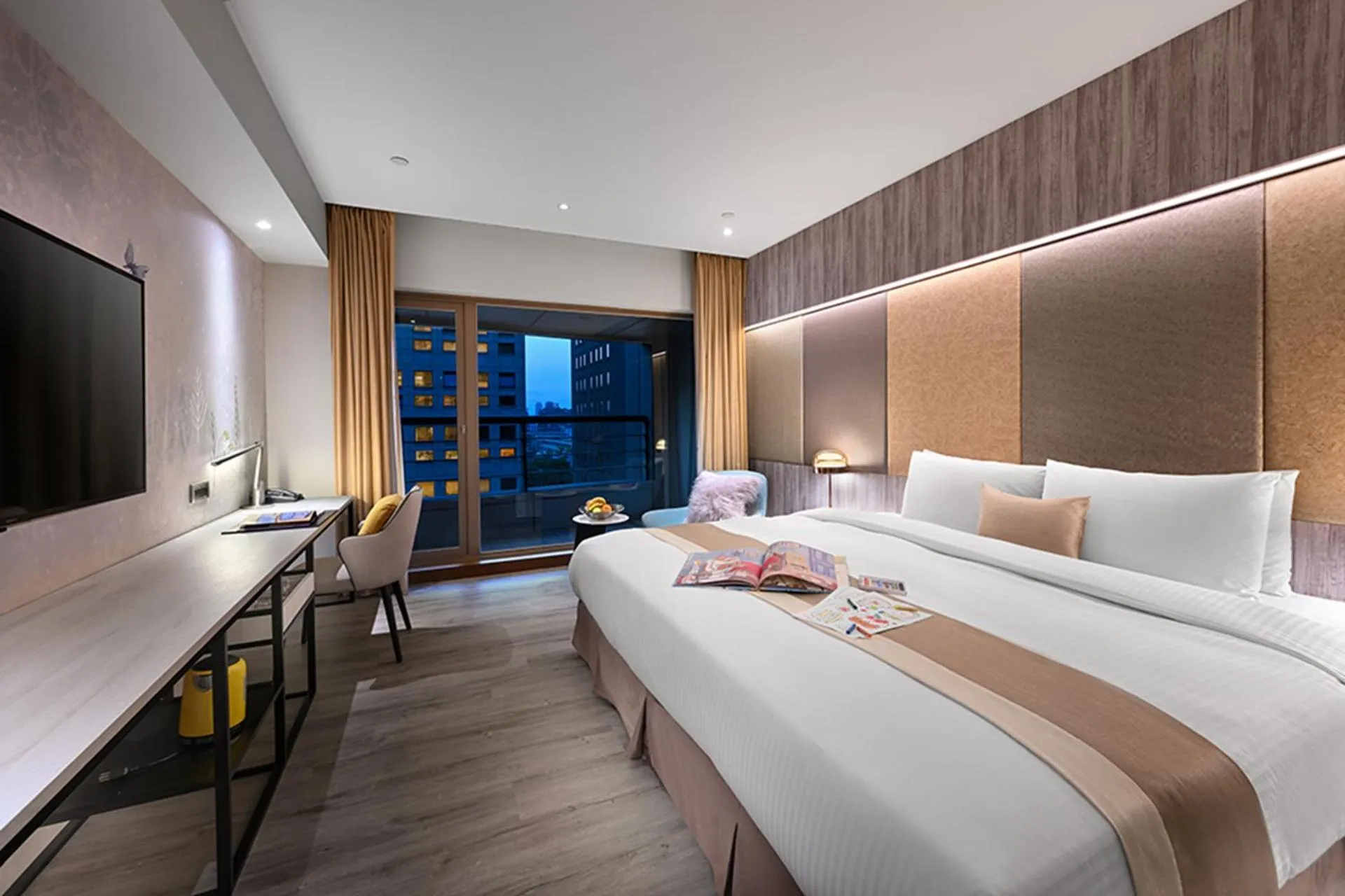 Bedroom, Bed in Park Taipei Hotel