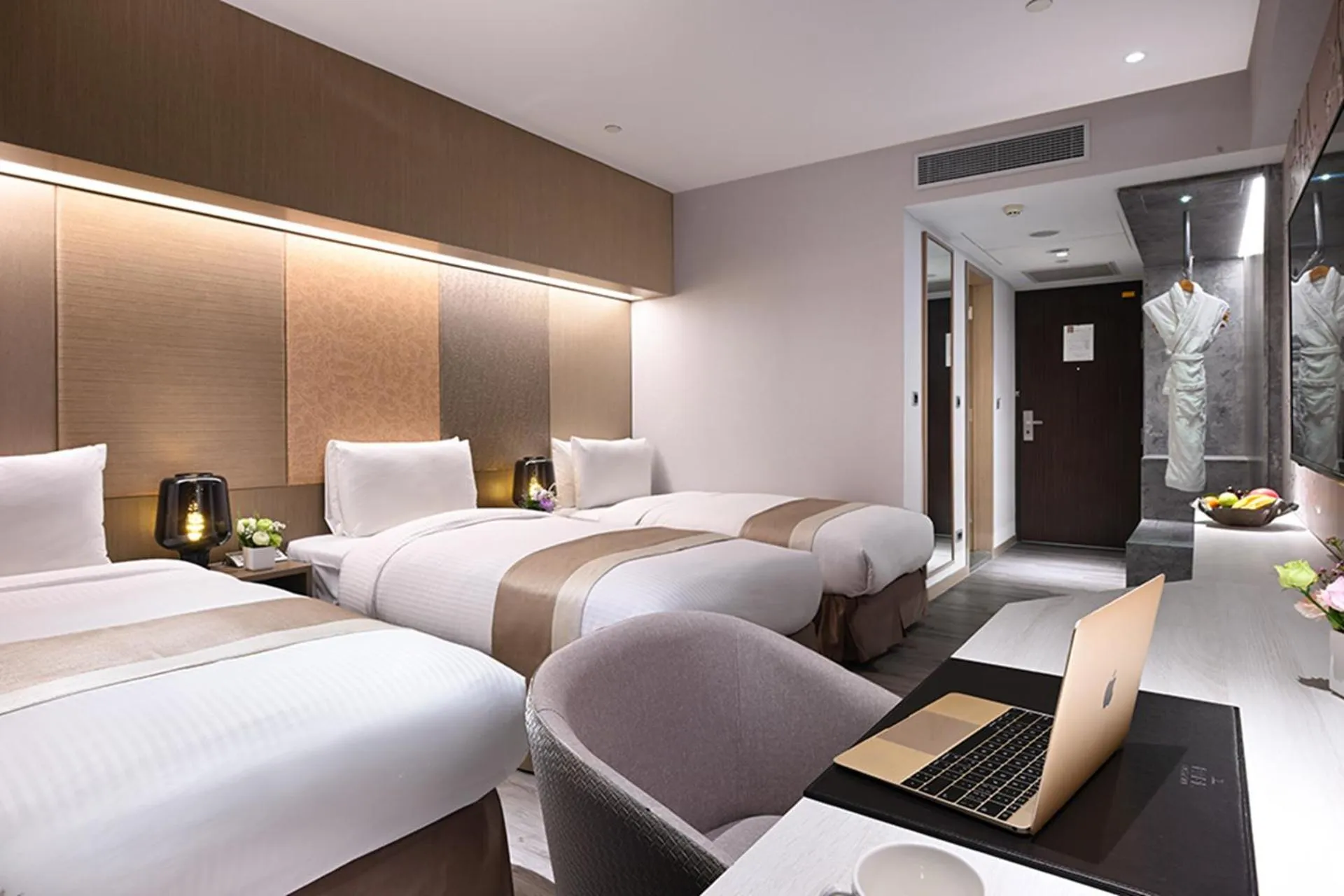 Bedroom, Bed in Park Taipei Hotel