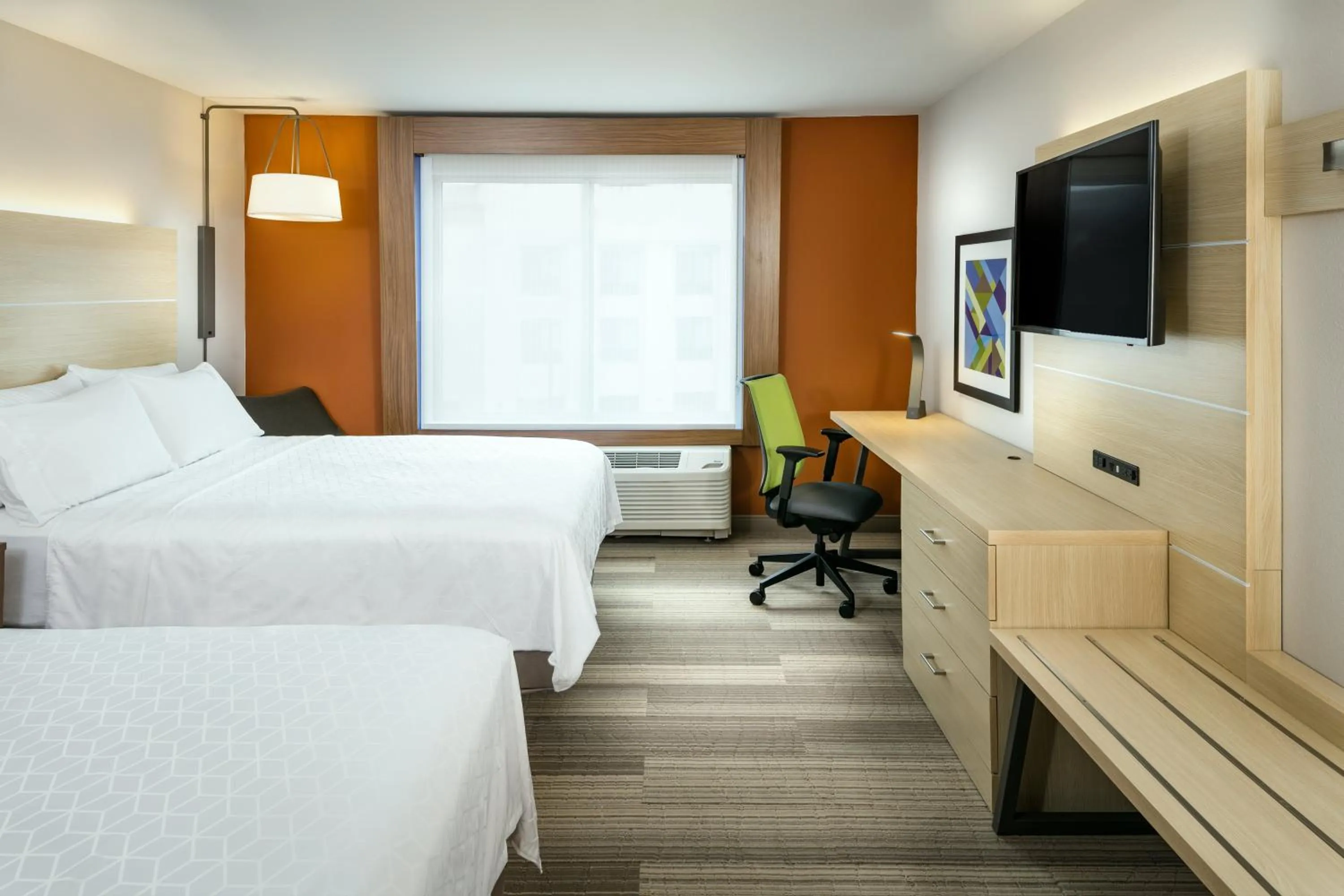 Photo of the whole room, Bed in Holiday Inn Express & Suites - Medford by IHG
