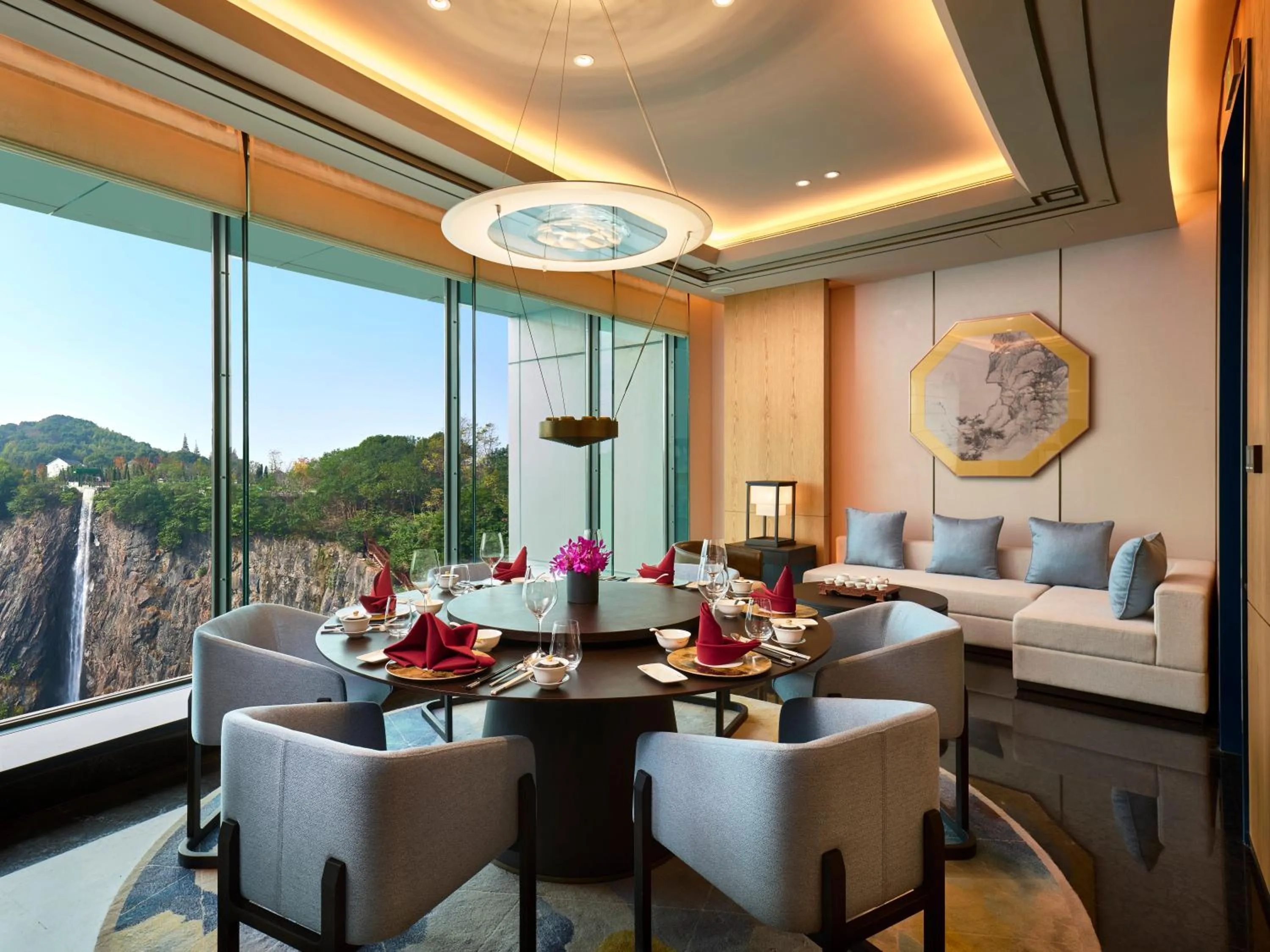 Restaurant/places to eat in InterContinental Shanghai Wonderland, an IHG Hotel