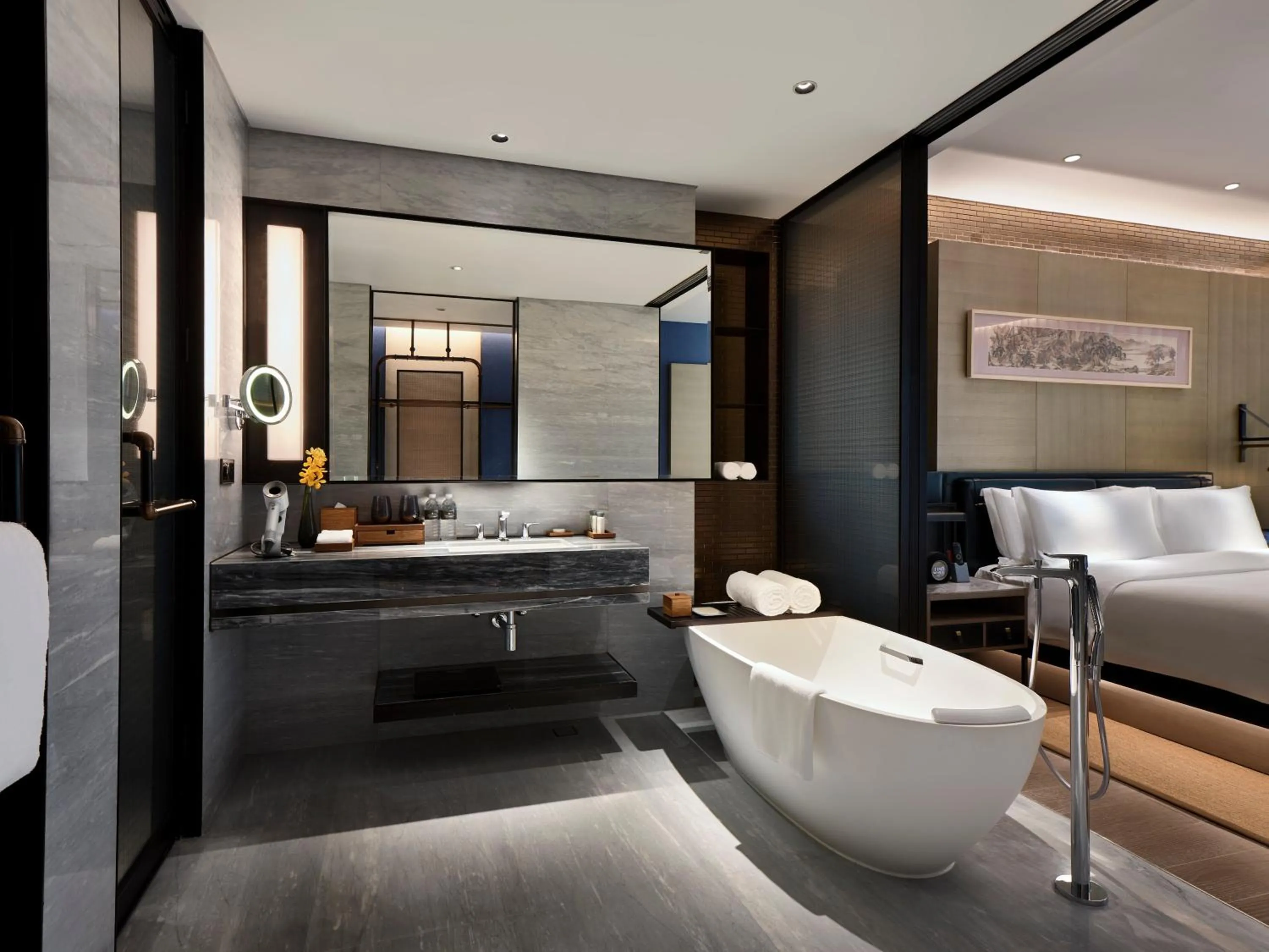 Bathroom, Bed in InterContinental Shanghai Wonderland, an IHG Hotel