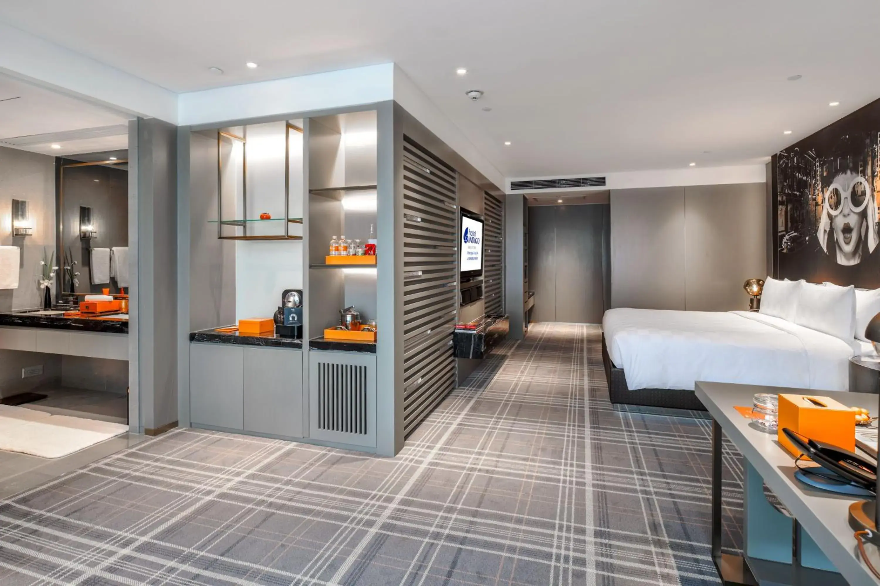 Premium King Room with City View in Hotel Indigo Shanghai Jing'An by IHG Premium King Room with City View in Hotel Indigo Shanghai Jing'An by IHG