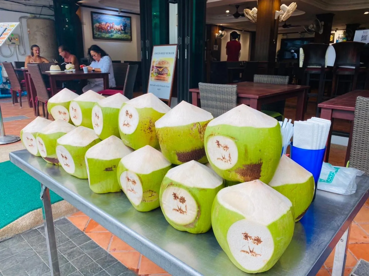 Restaurant/places to eat in Surin Bay Inn