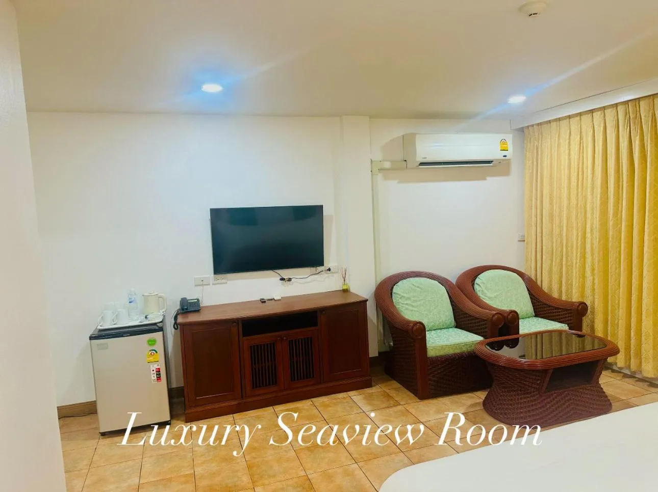 TV and multimedia in Surin Bay Inn