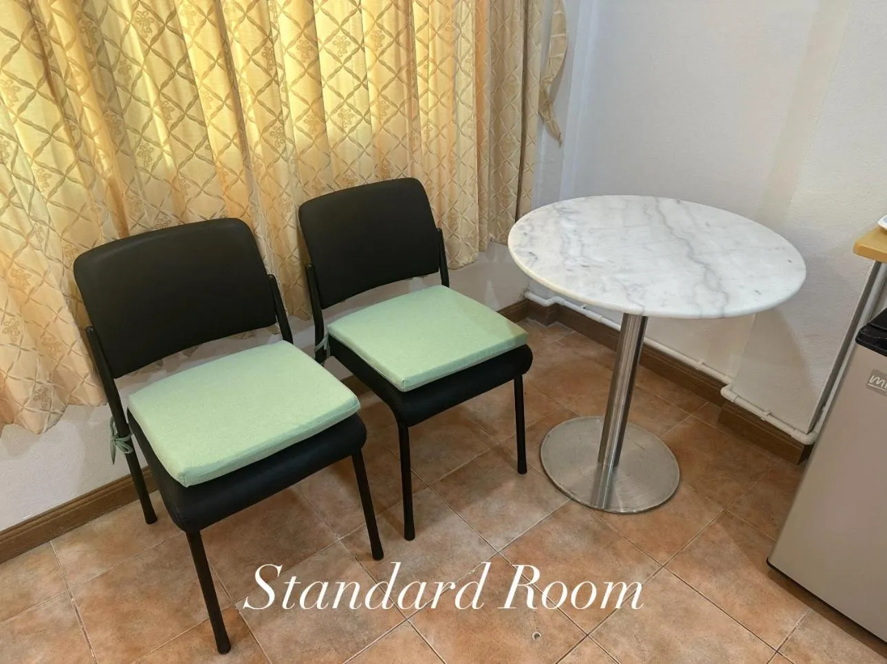 Kitchen or kitchenette in Surin Bay Inn