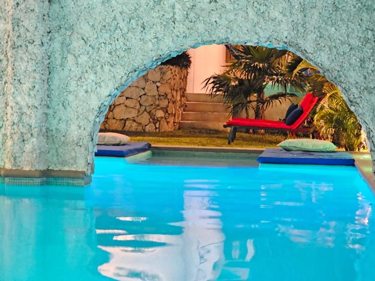 Swimming pool in Mayan Majesty Boutique Hotel