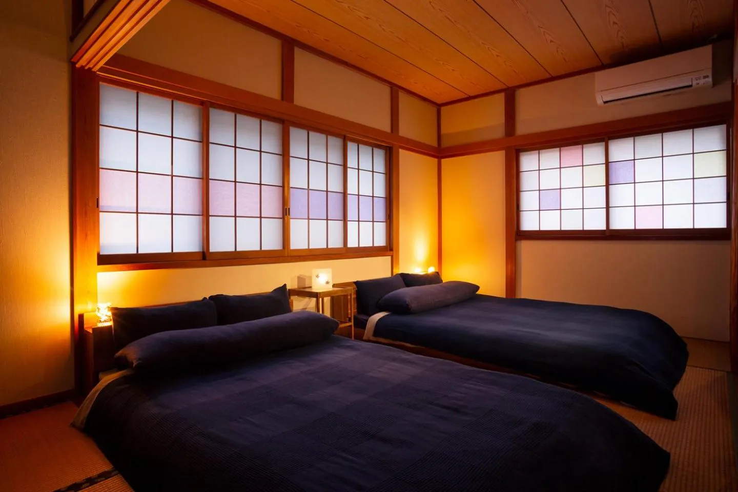 Bed in Taisho Modern Villa Zen