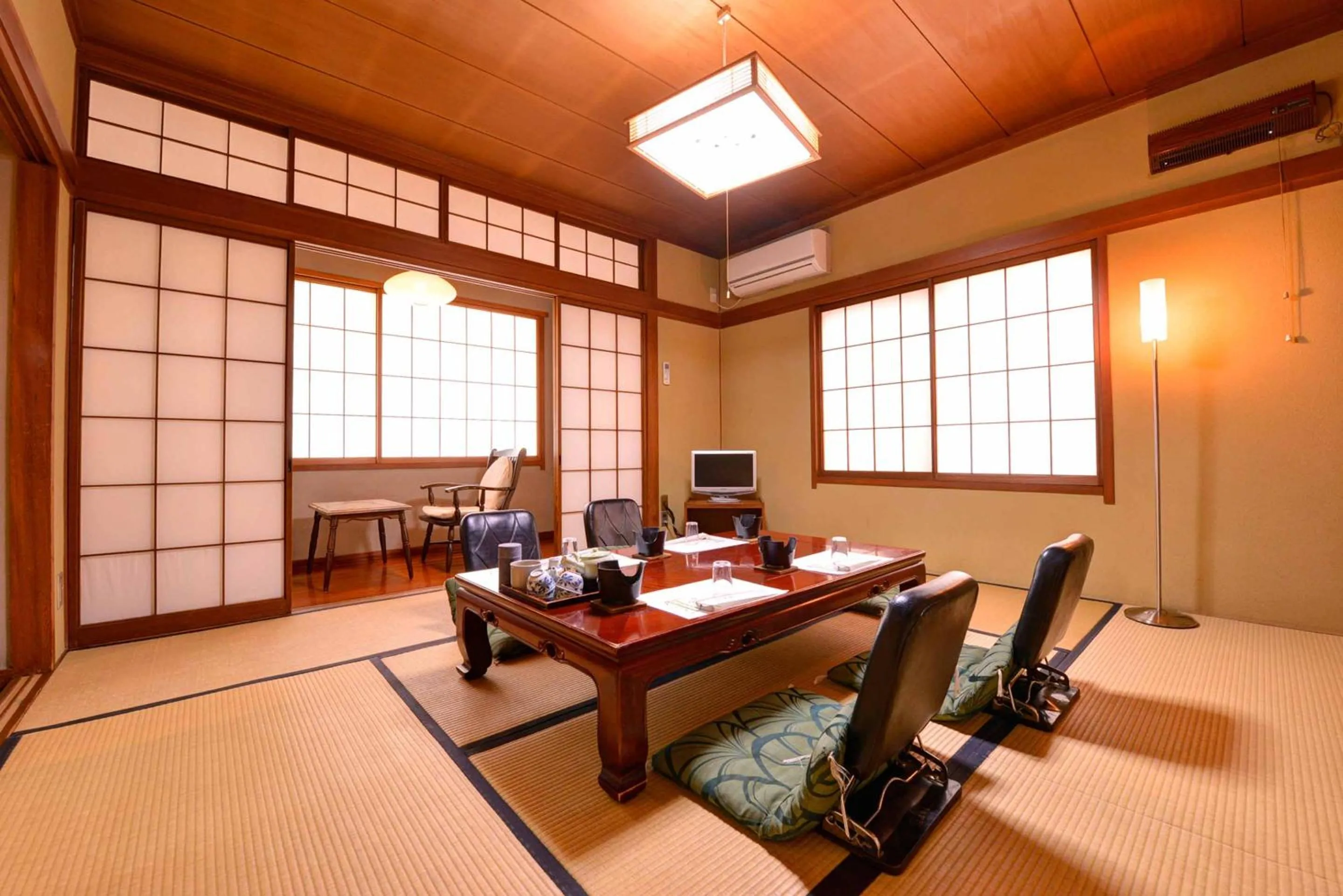 Photo of the whole room in Bingoya