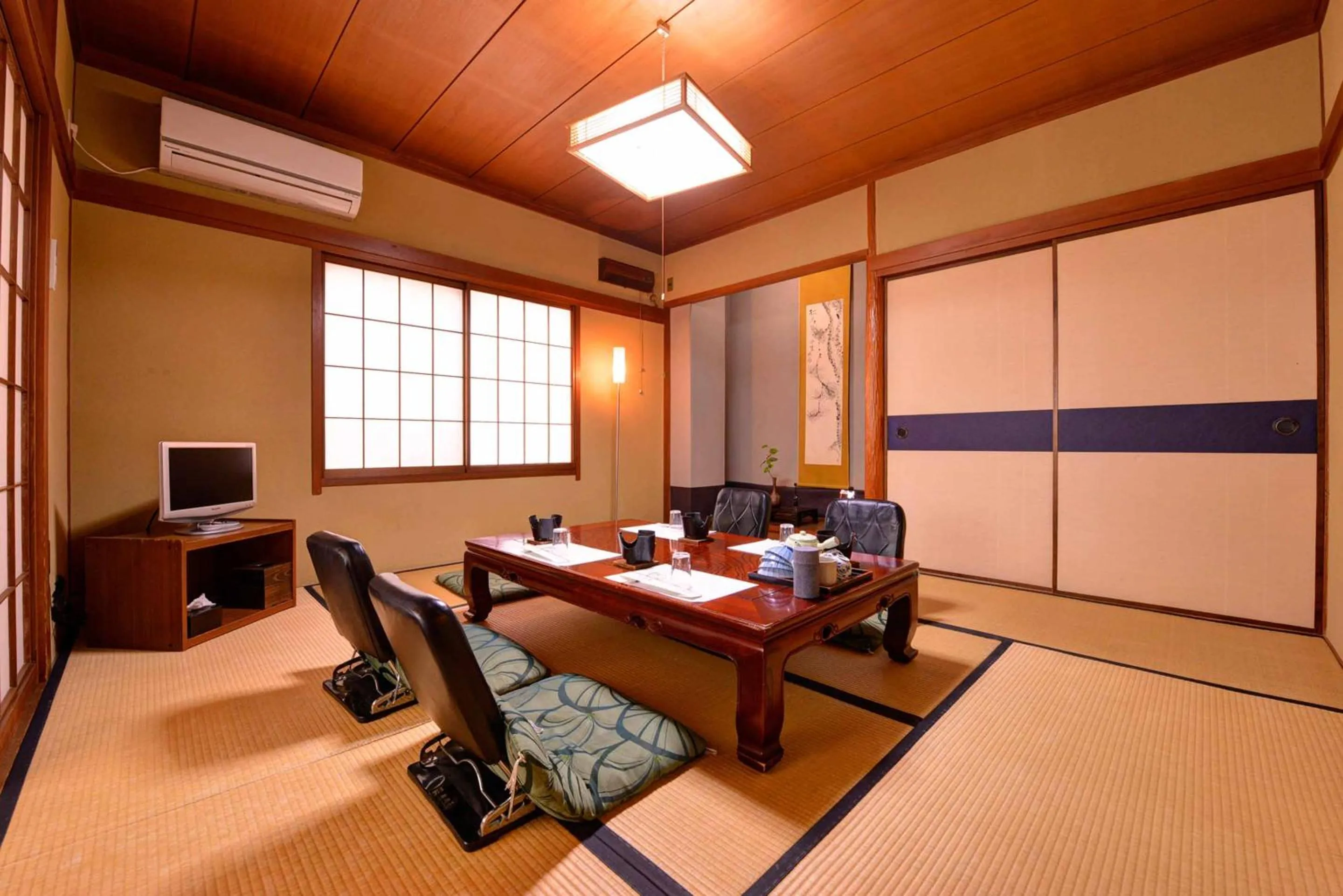 Photo of the whole room in Bingoya