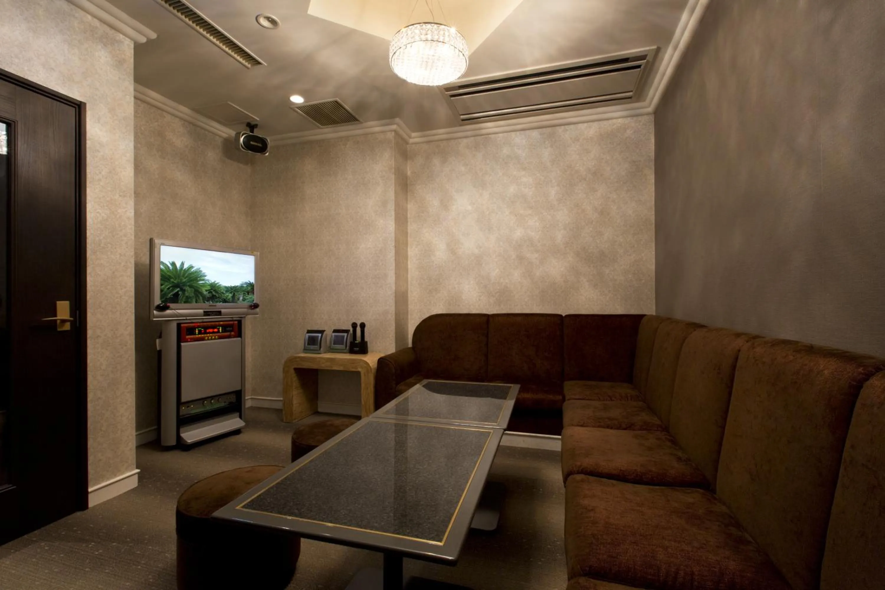 Karaoke in Noboribetsu Grand Hotel