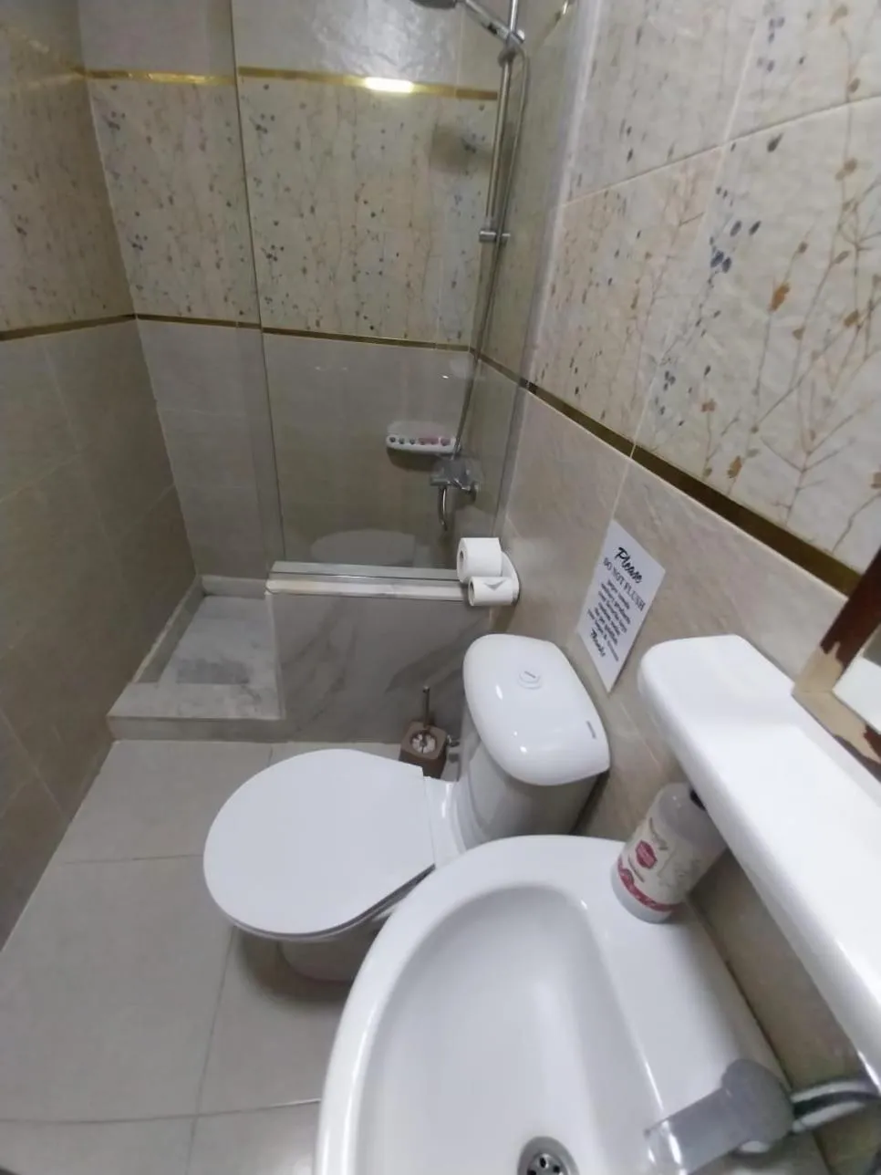 Shower in Atlantis Pyramids Inn