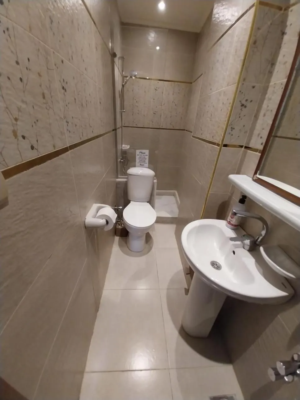 Shower in Atlantis Pyramids Inn