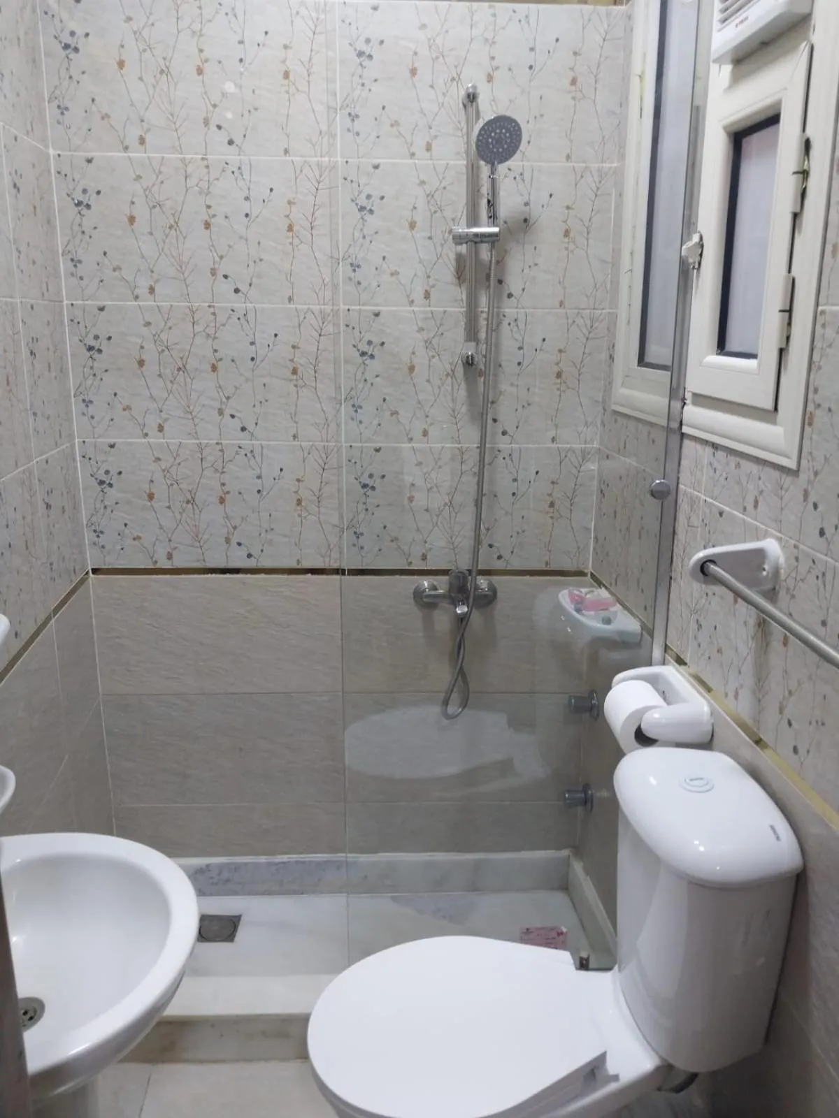 Shower in Atlantis Pyramids Inn