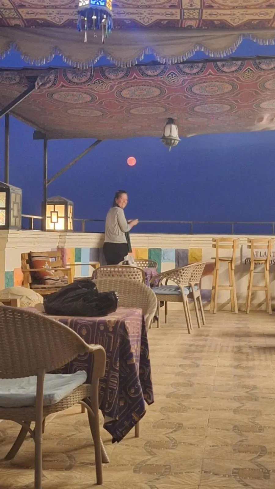 Seating area in Atlantis Pyramids Inn