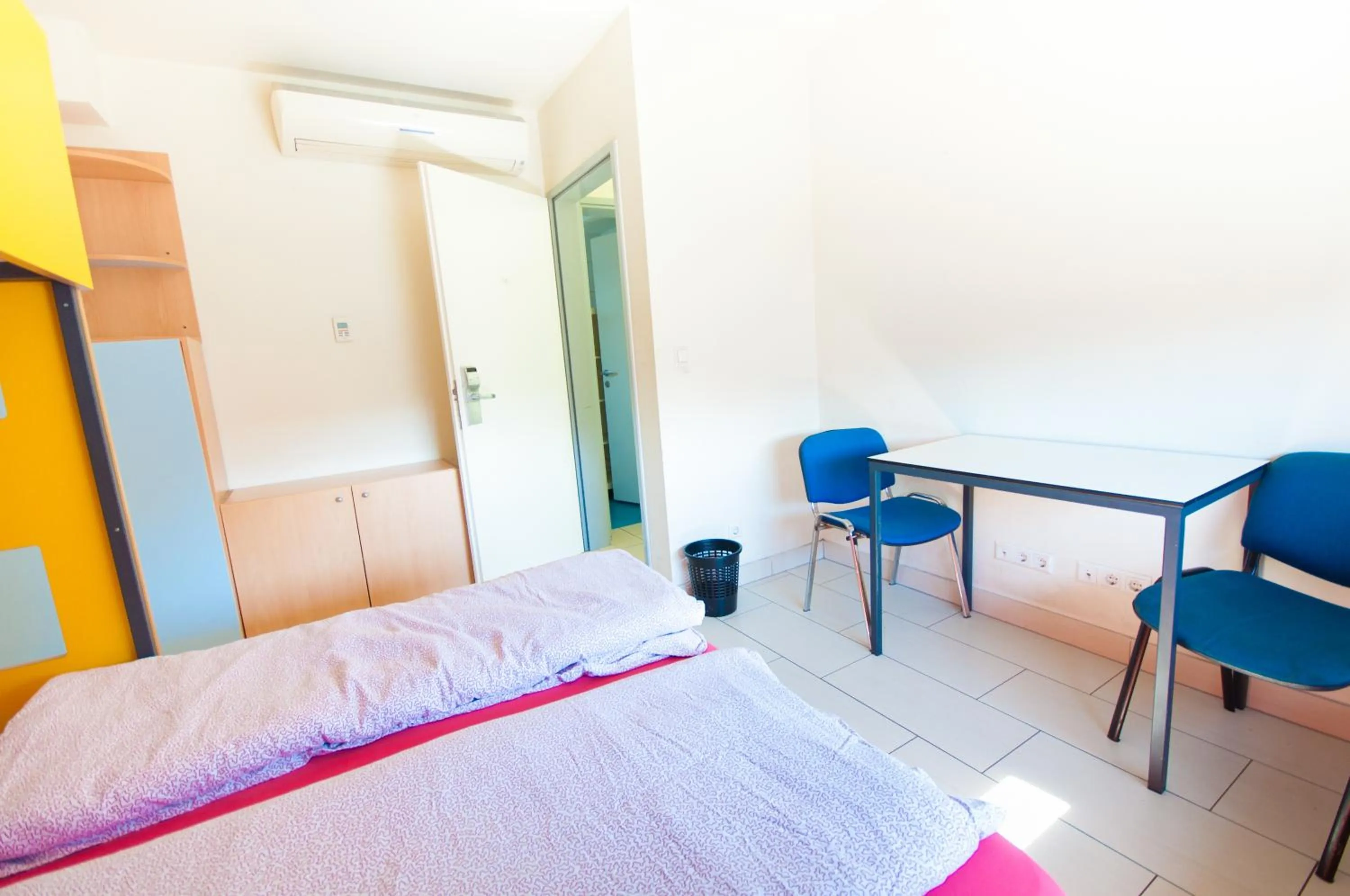 Bed in Simbol Rooms with free private parking