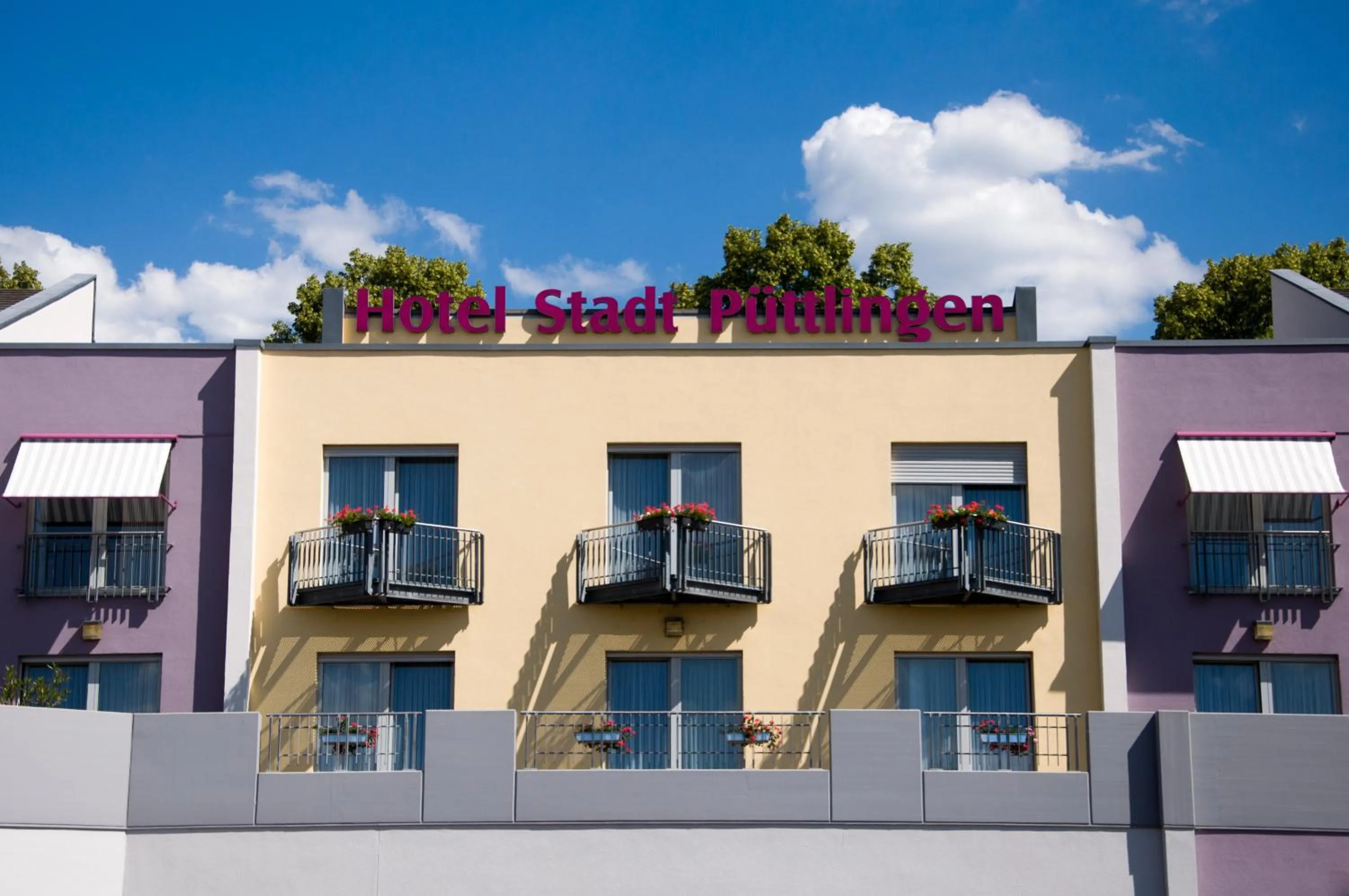 Property building in Hotel Stadt Püttlingen