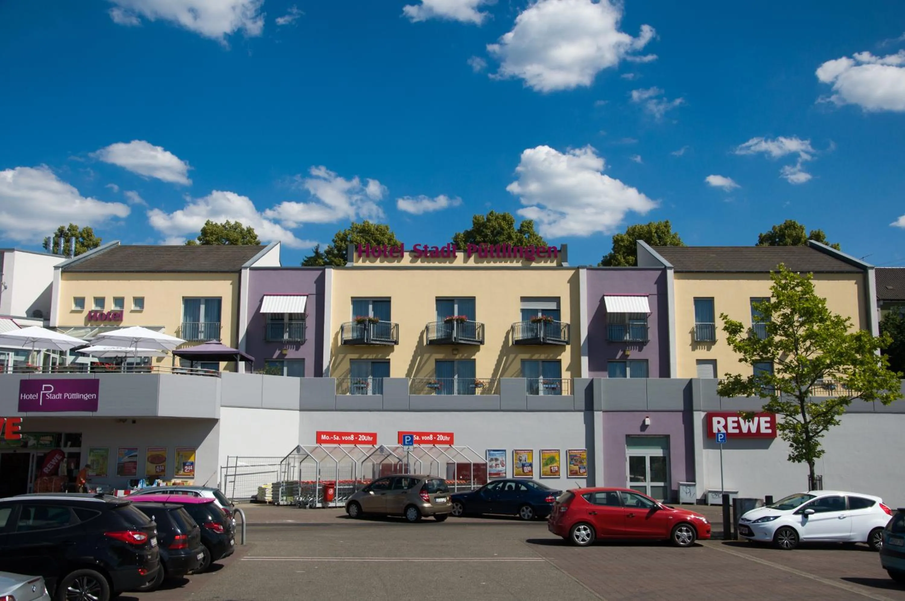 Property building in Hotel Stadt Püttlingen