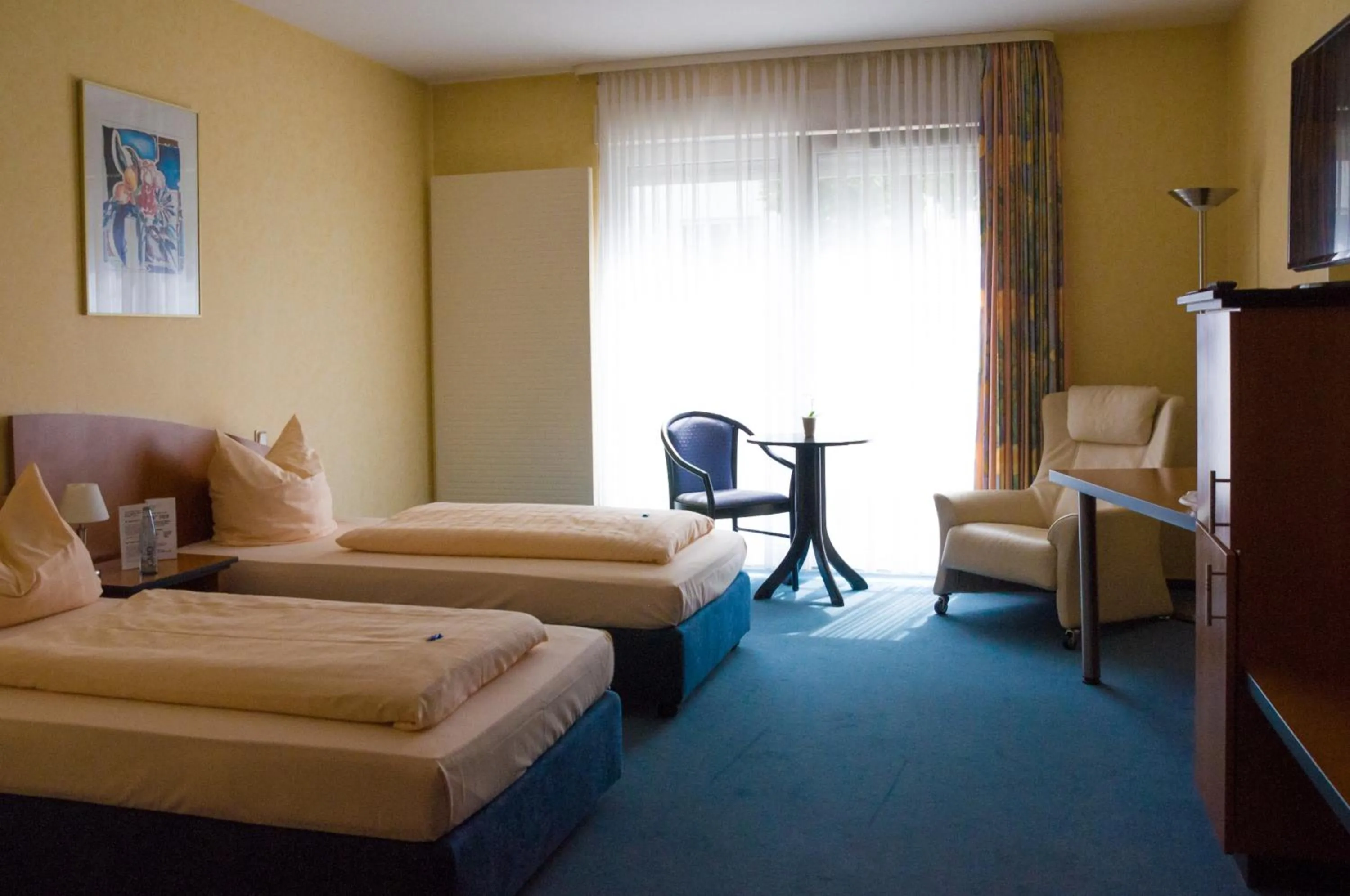 Bedroom, Bed in Hotel Stadt Püttlingen