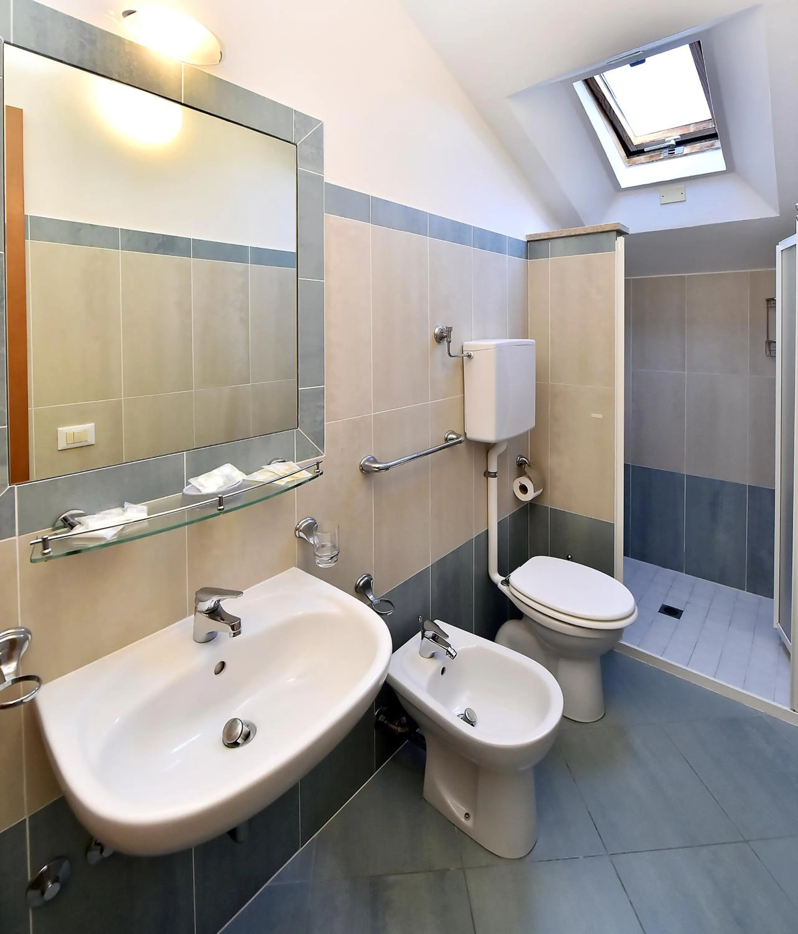 Bathroom in Hotel Doria