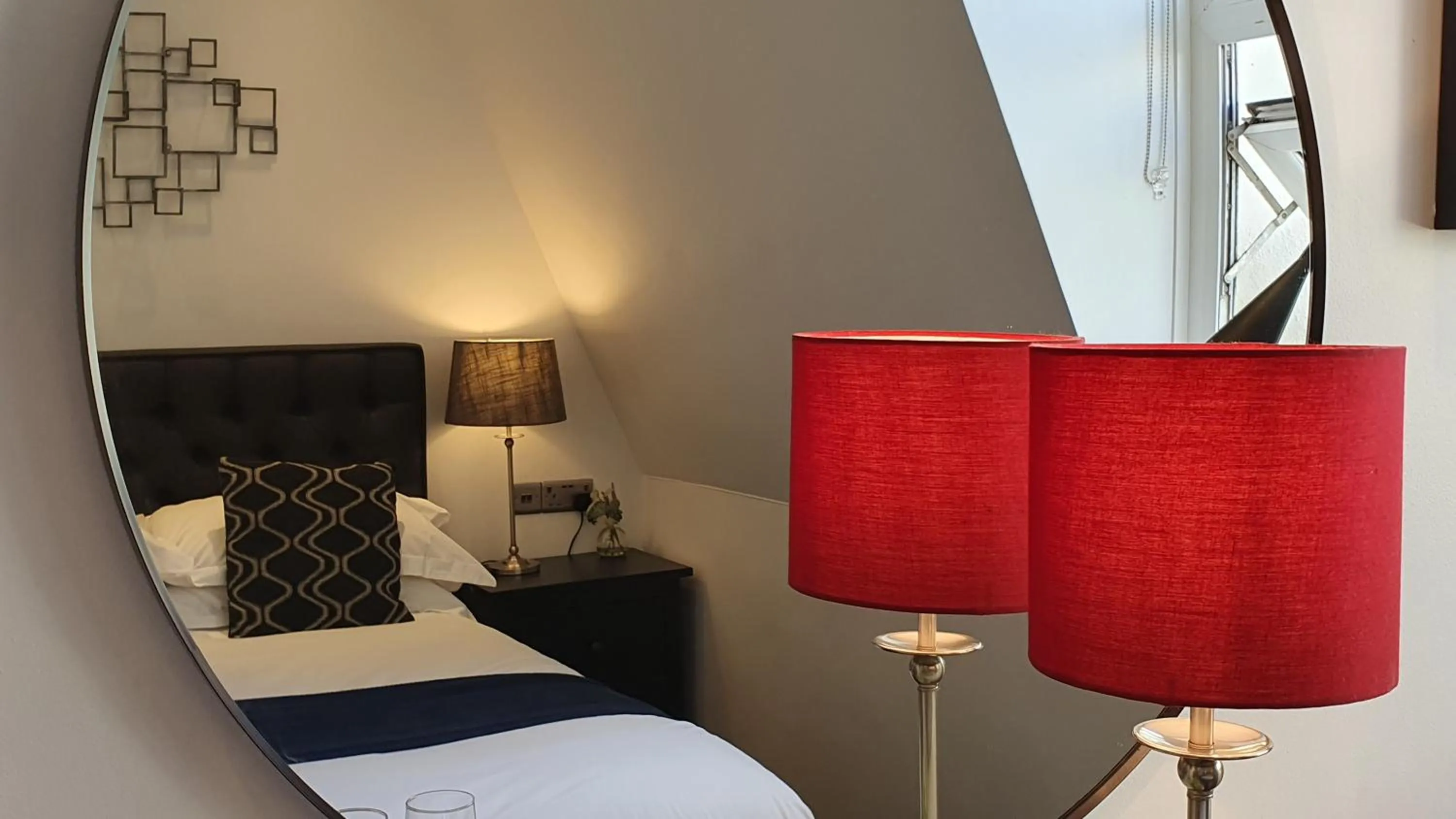 Bed in A Room With A View - Free Parking