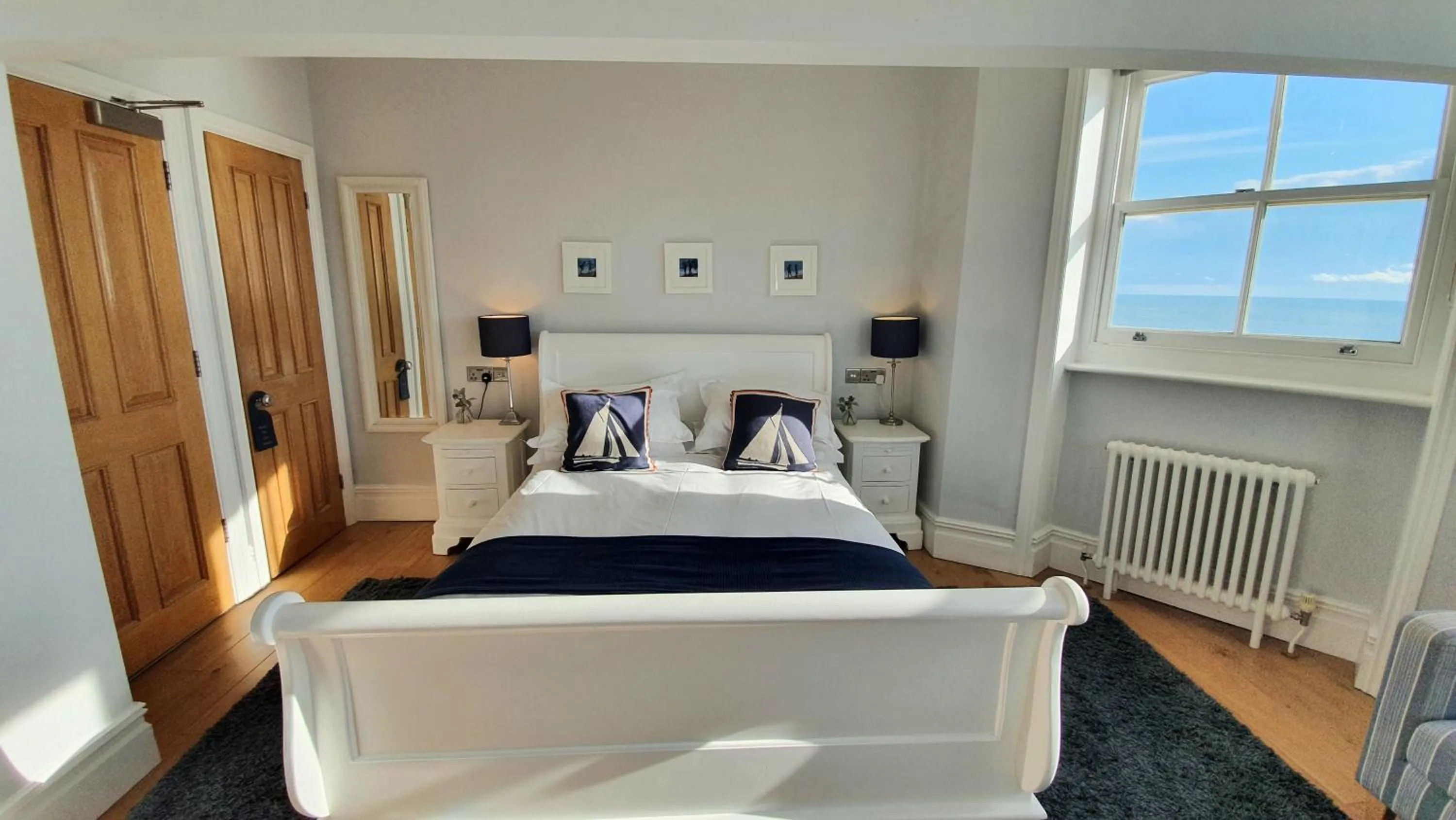 Bedroom, Bed in A Room With A View - Free Parking