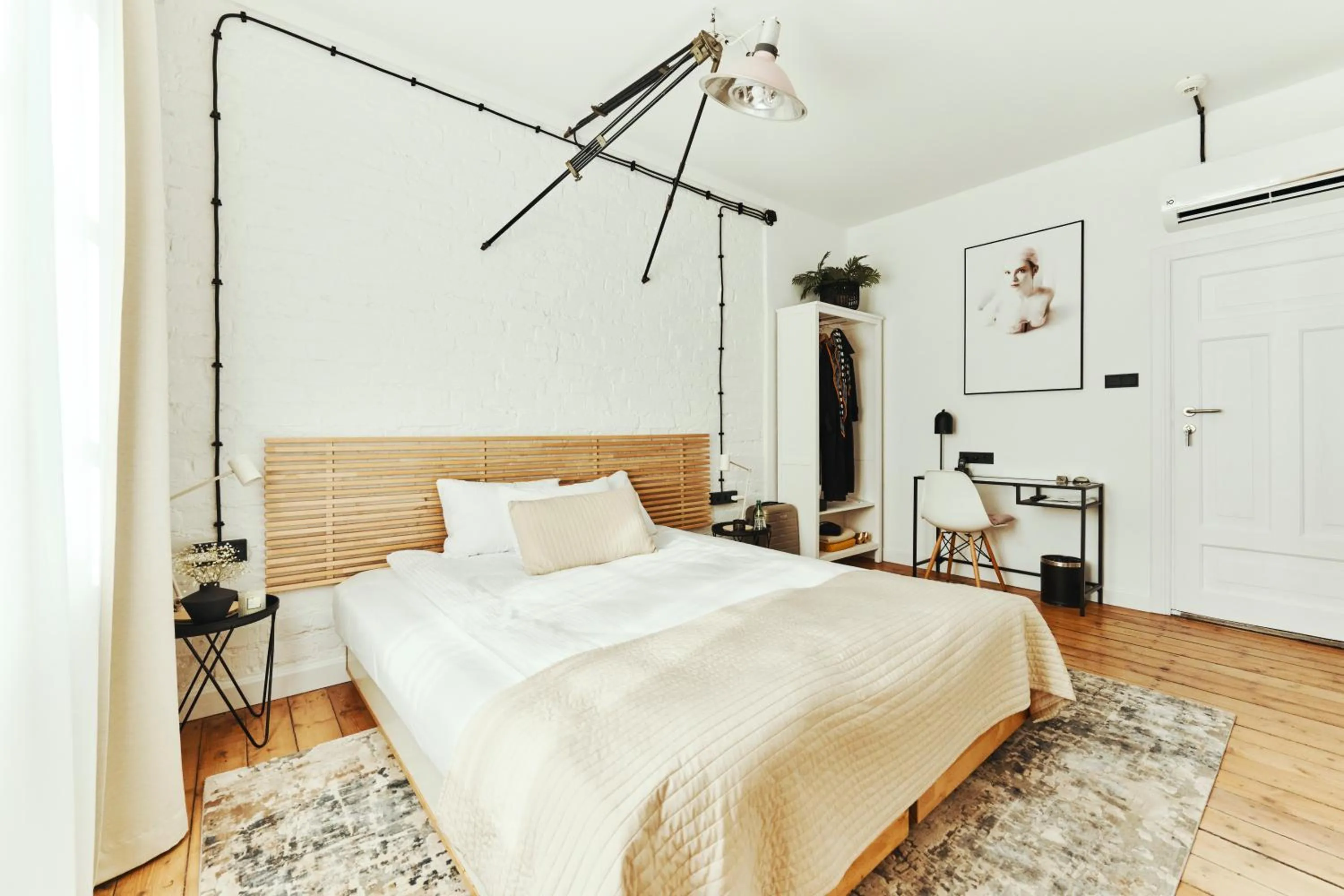 Photo of the whole room, Bed in ARTHOTEL STALOWA 52