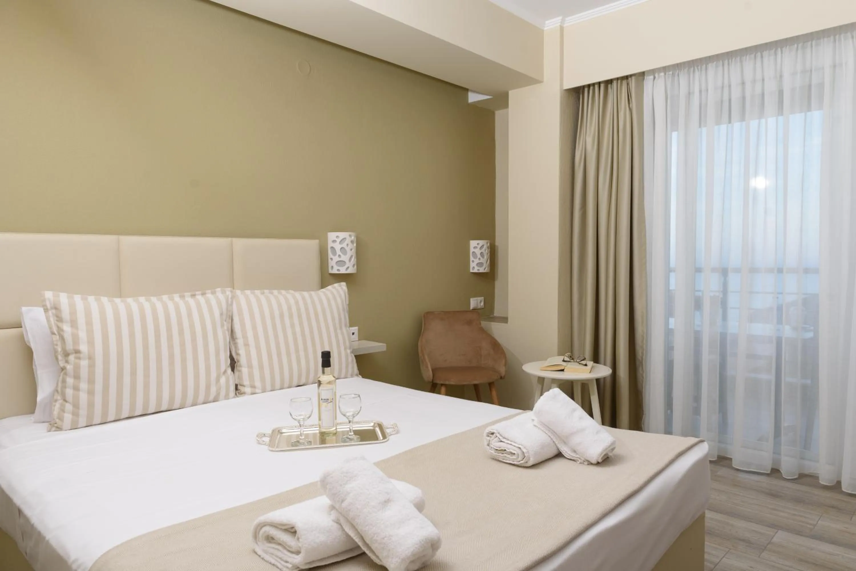 Bedroom, Bed in Ammos Beach Seaside Luxury Suites Hotel