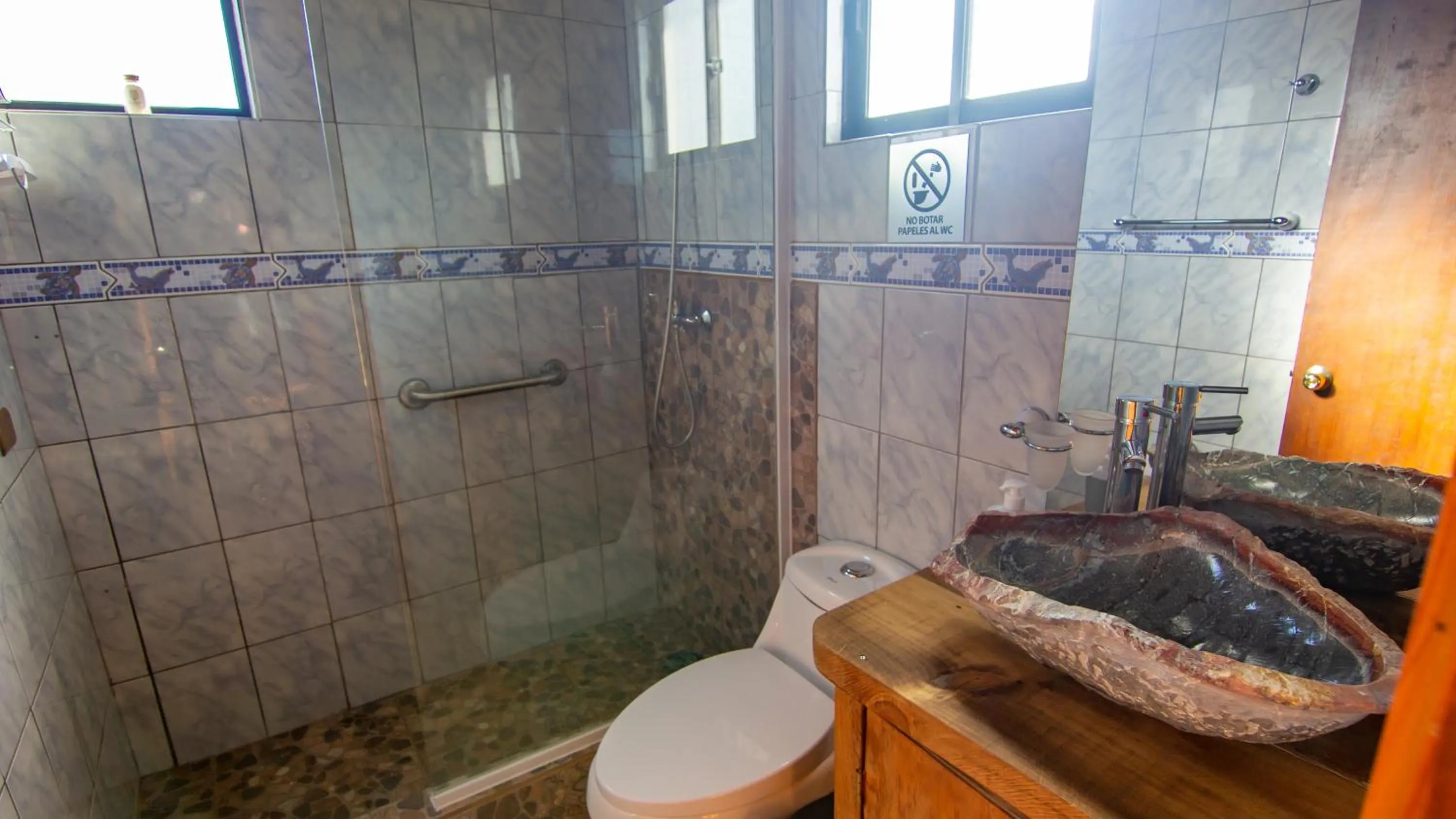 Shower in ELUNEY Pichilemu