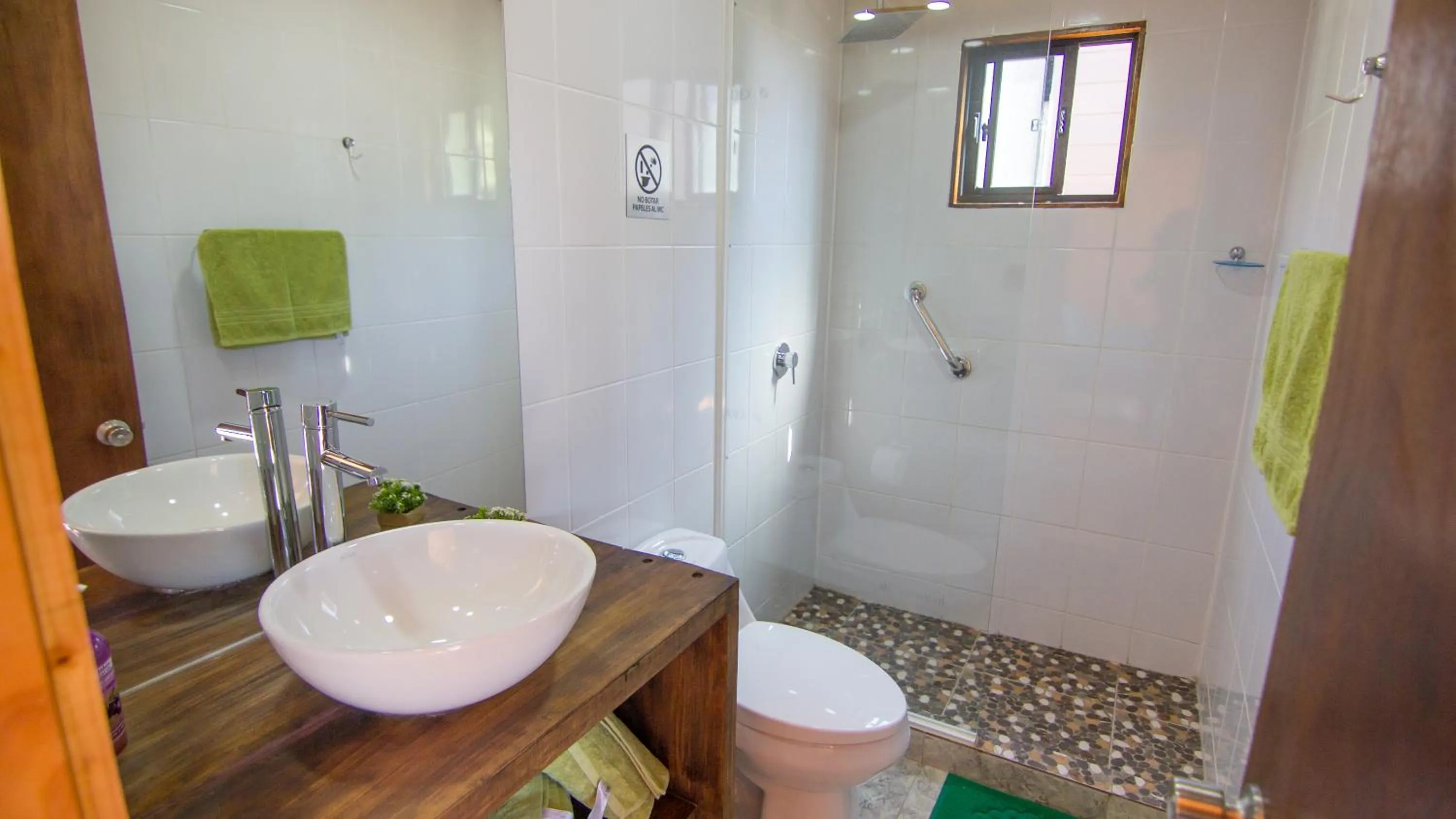 Shower in ELUNEY Pichilemu