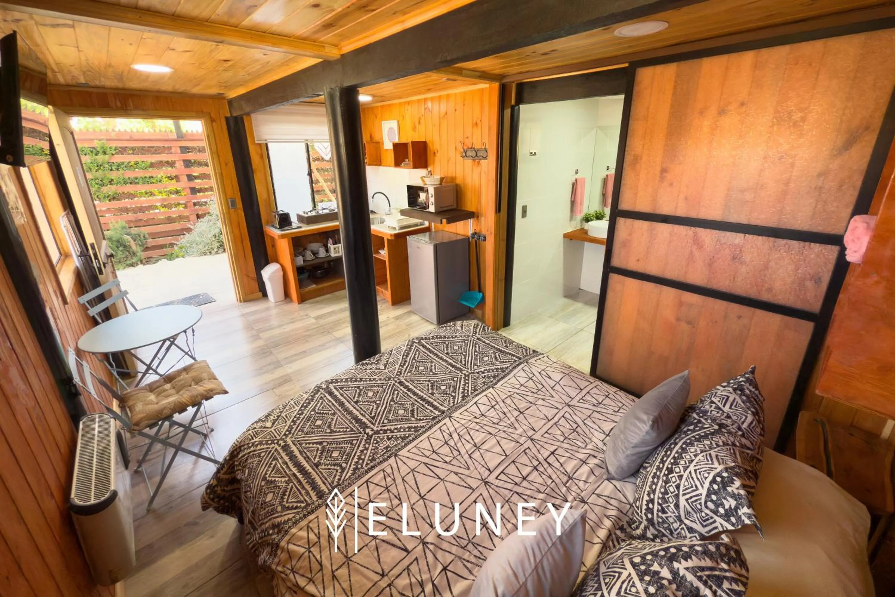 Bathroom, Bed in ELUNEY Pichilemu