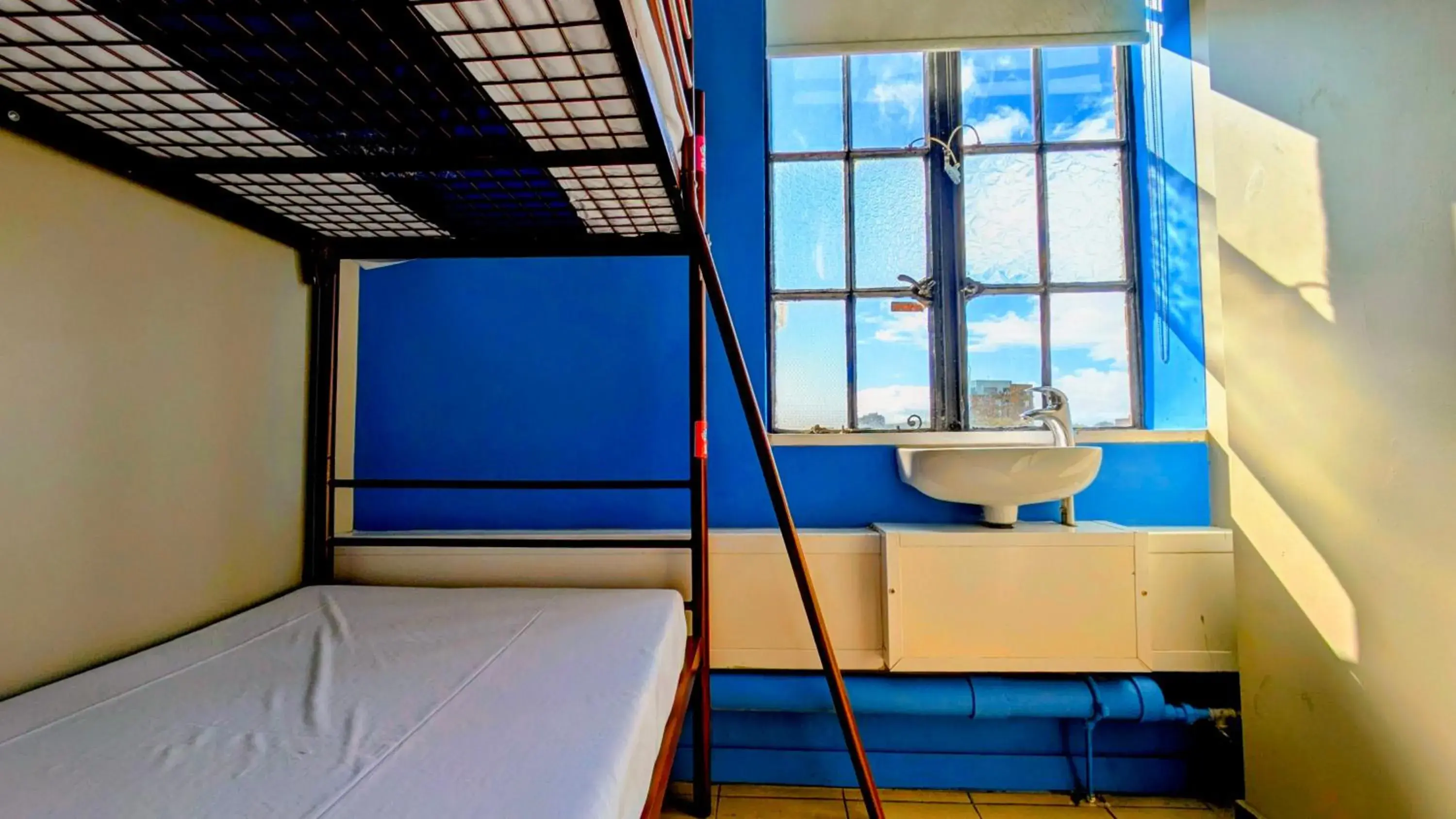 Twin Room with Shared Bathroom in Rest Up London Twin Room with Shared Bathroom in Rest Up London