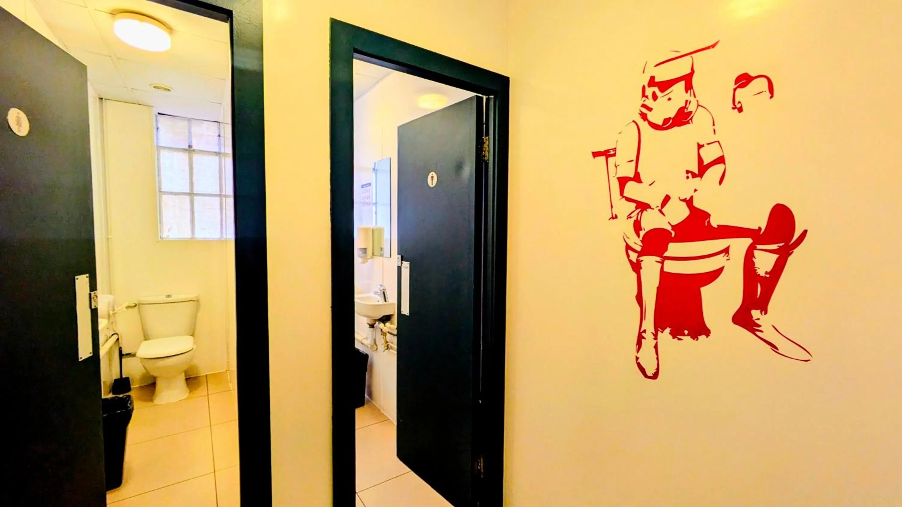 Toilet in Rest Up London