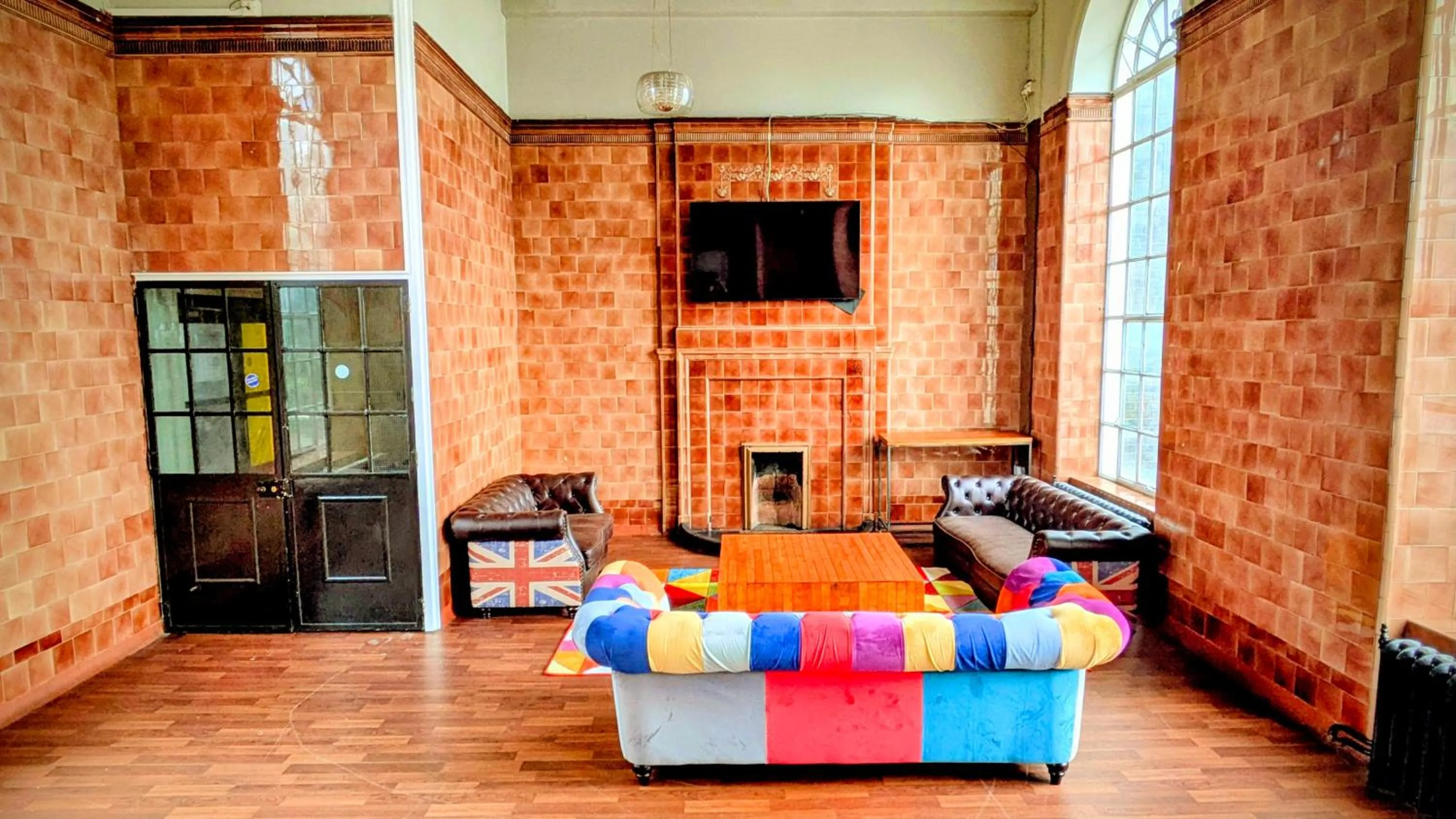 Communal lounge/ TV room in Rest Up London