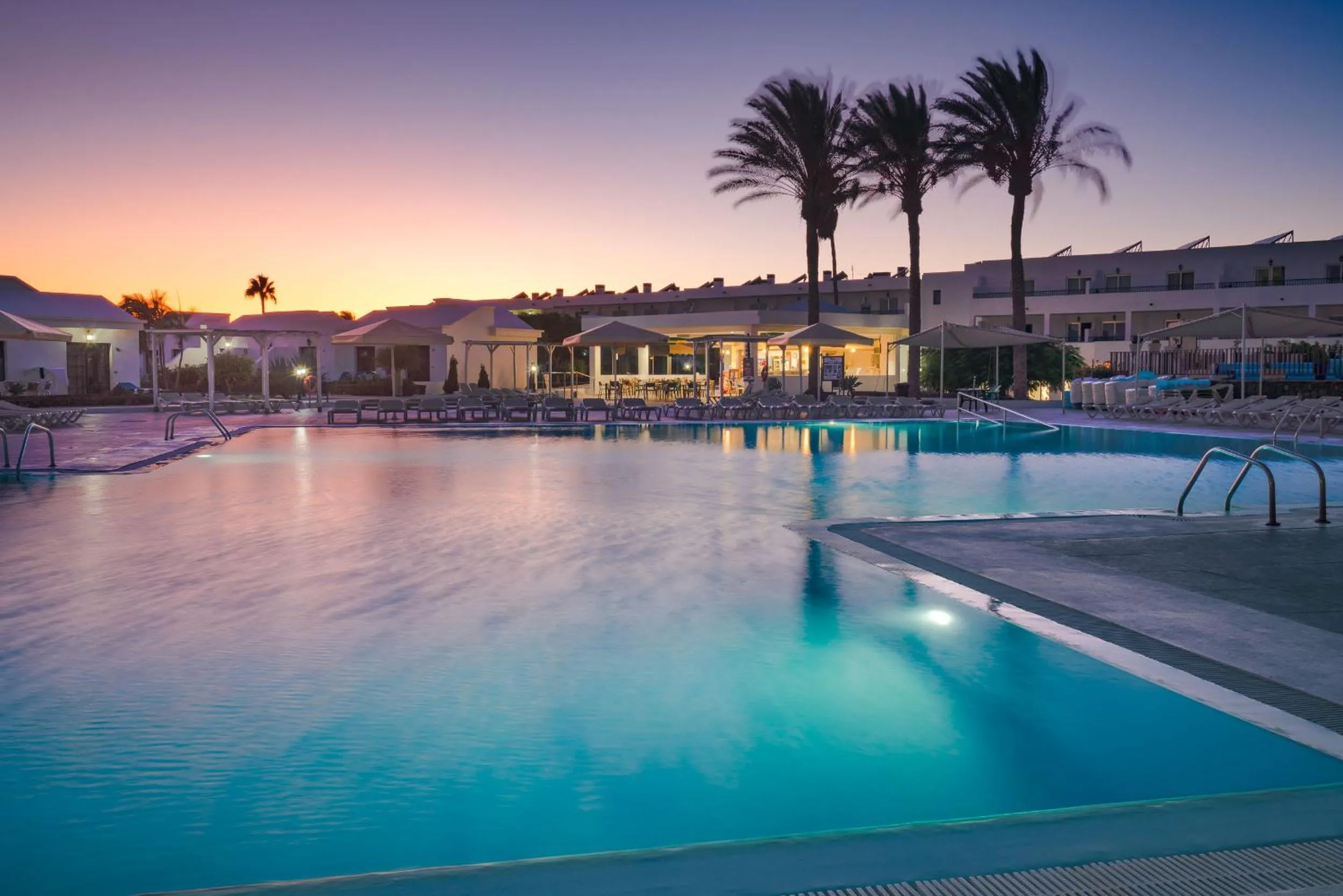 Property building in Apartamentos Santa Rosa