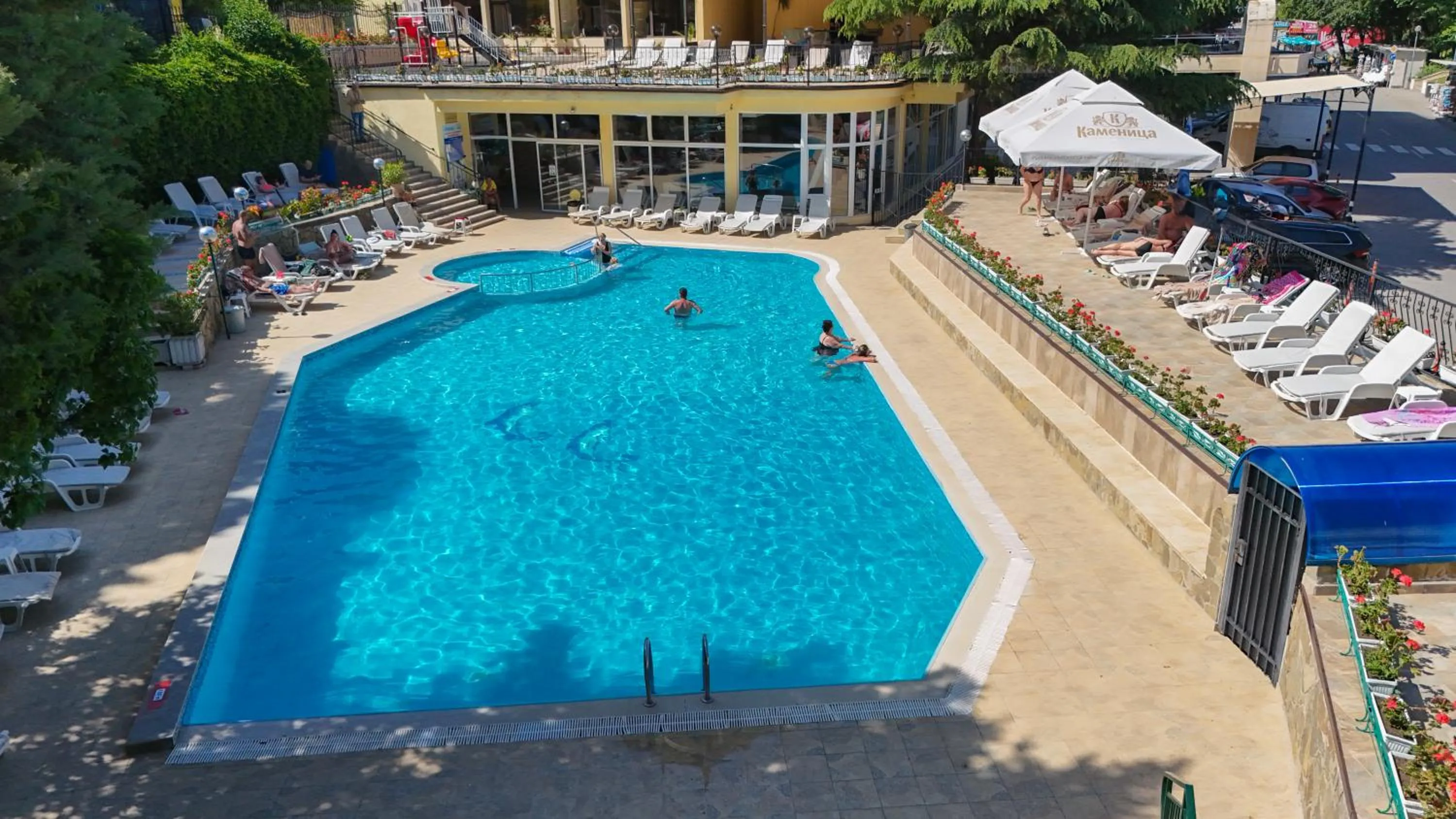 Swimming pool in Hotel Shipka All Inclusive