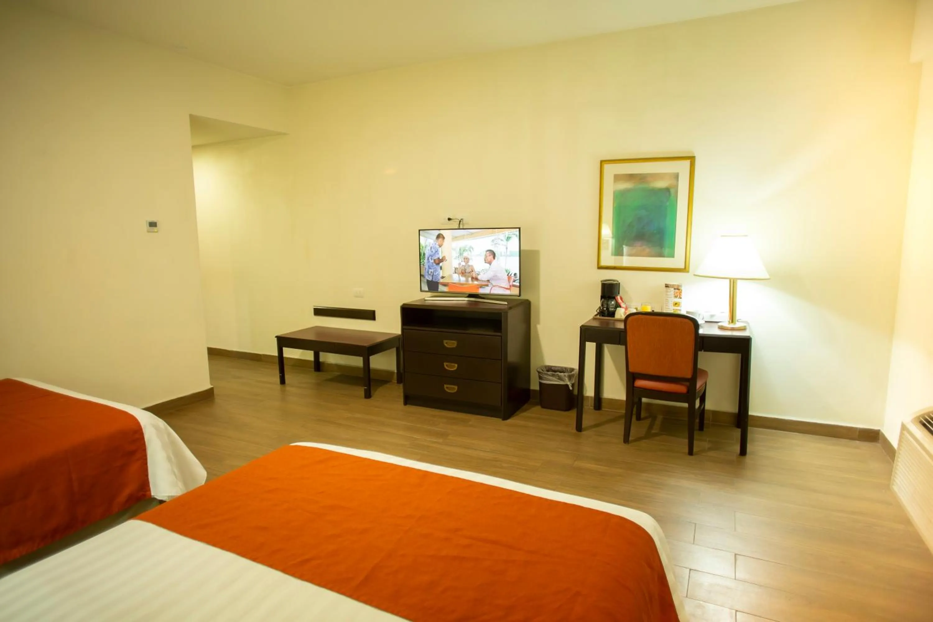 TV and multimedia, Bed in Hotel Plaza Calzada