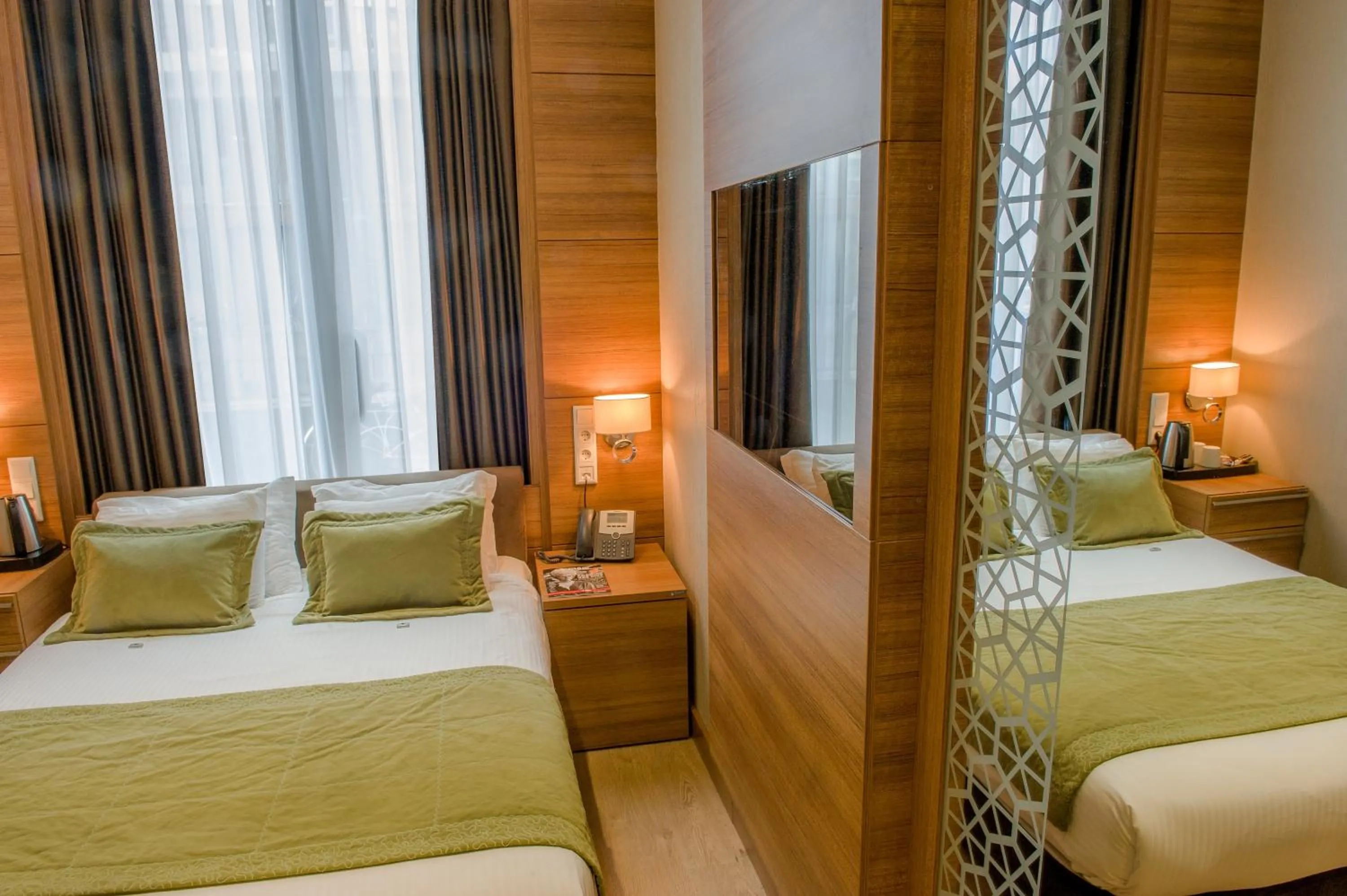 Bedroom, Bed in Grand Hotel Downtown