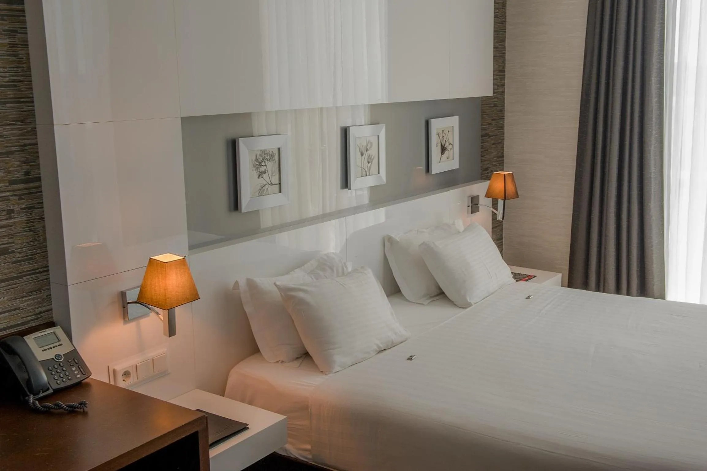 Bedroom, Bed in Grand Hotel Downtown