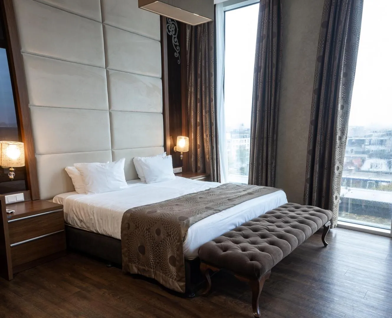 Bed in Grand Hotel Downtown