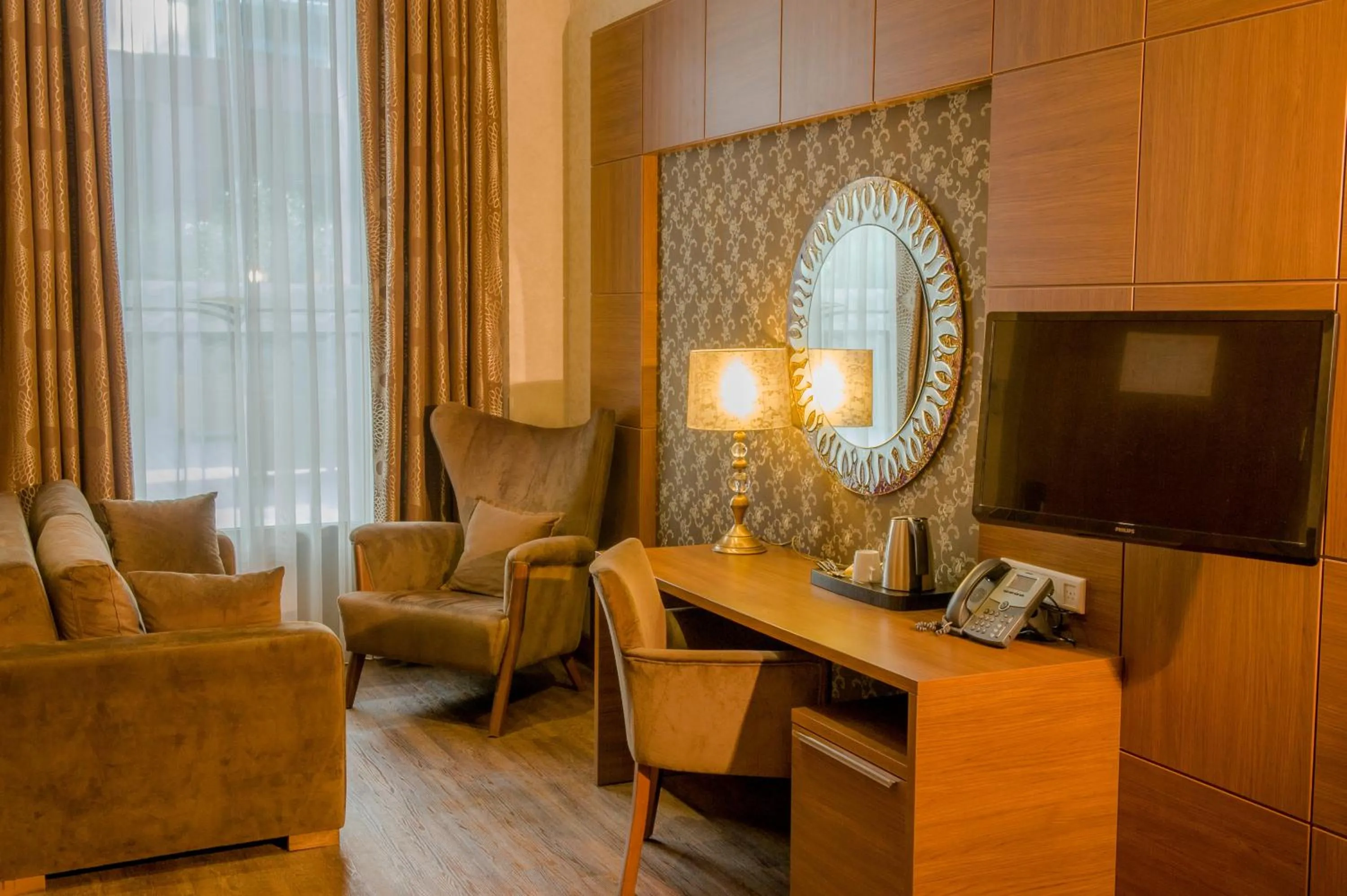 Grand Hotel Downtown