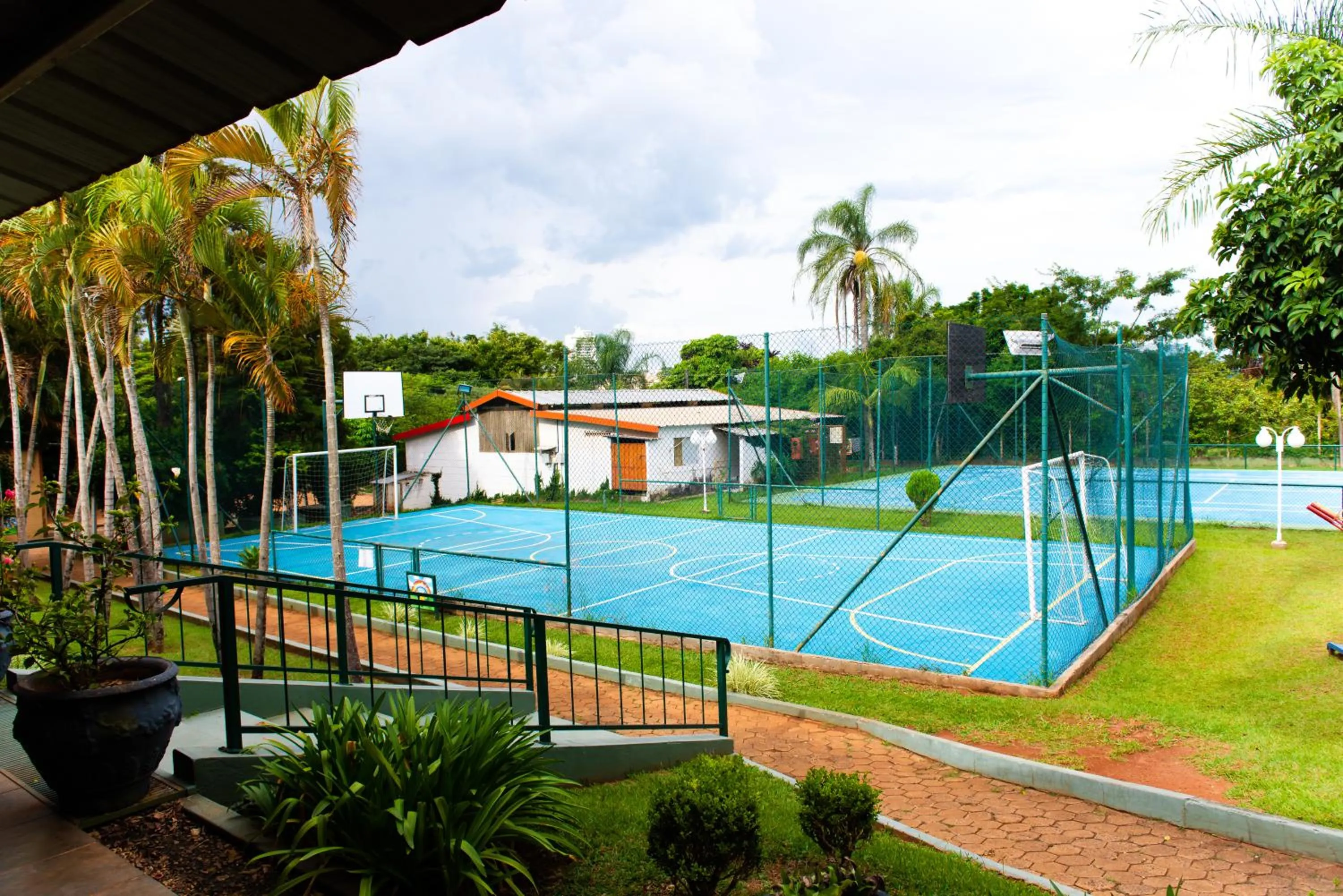 Tennis court in Hotel Casa Amarela
