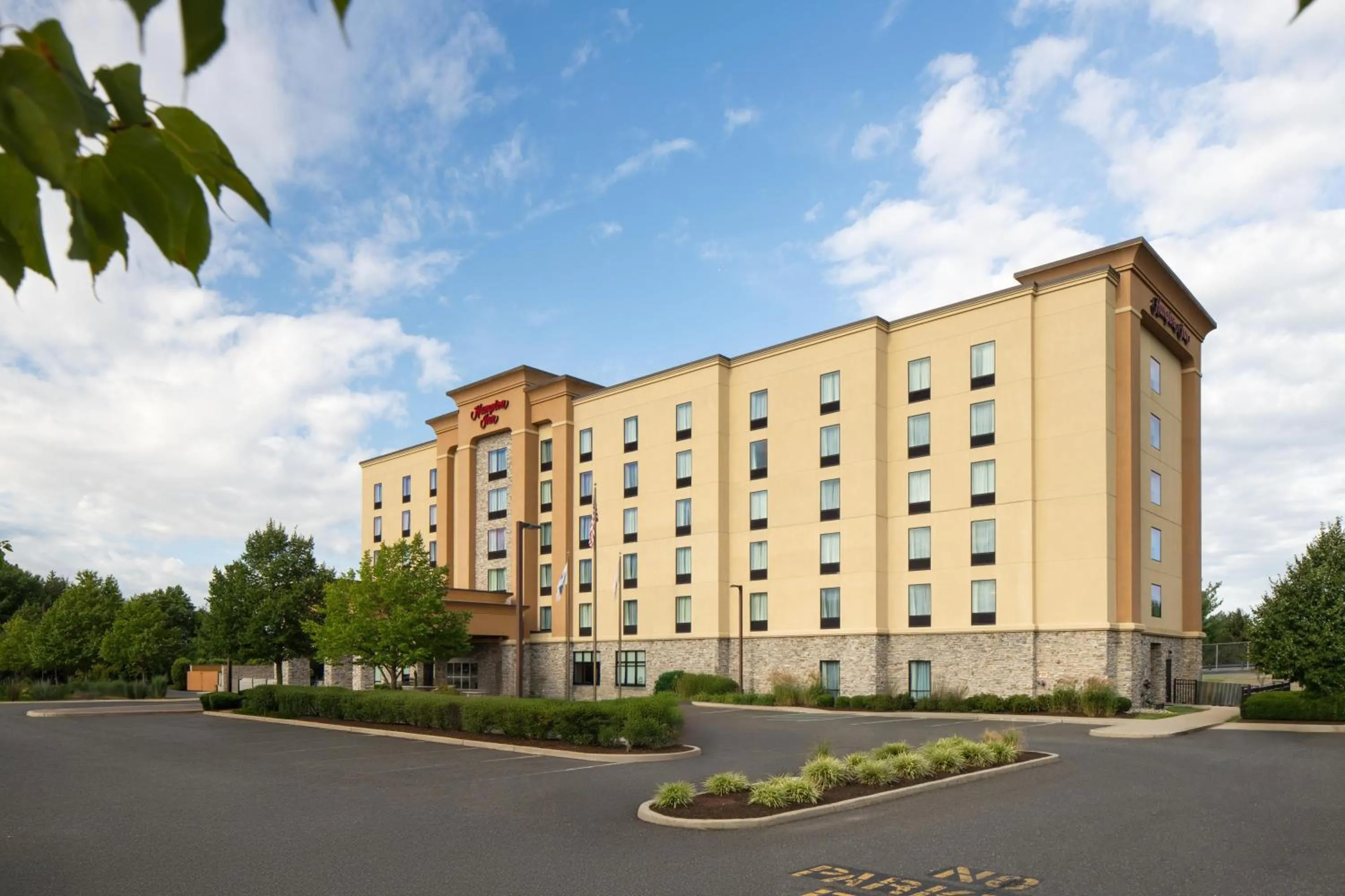 Property building in Hampton Inn Neptune