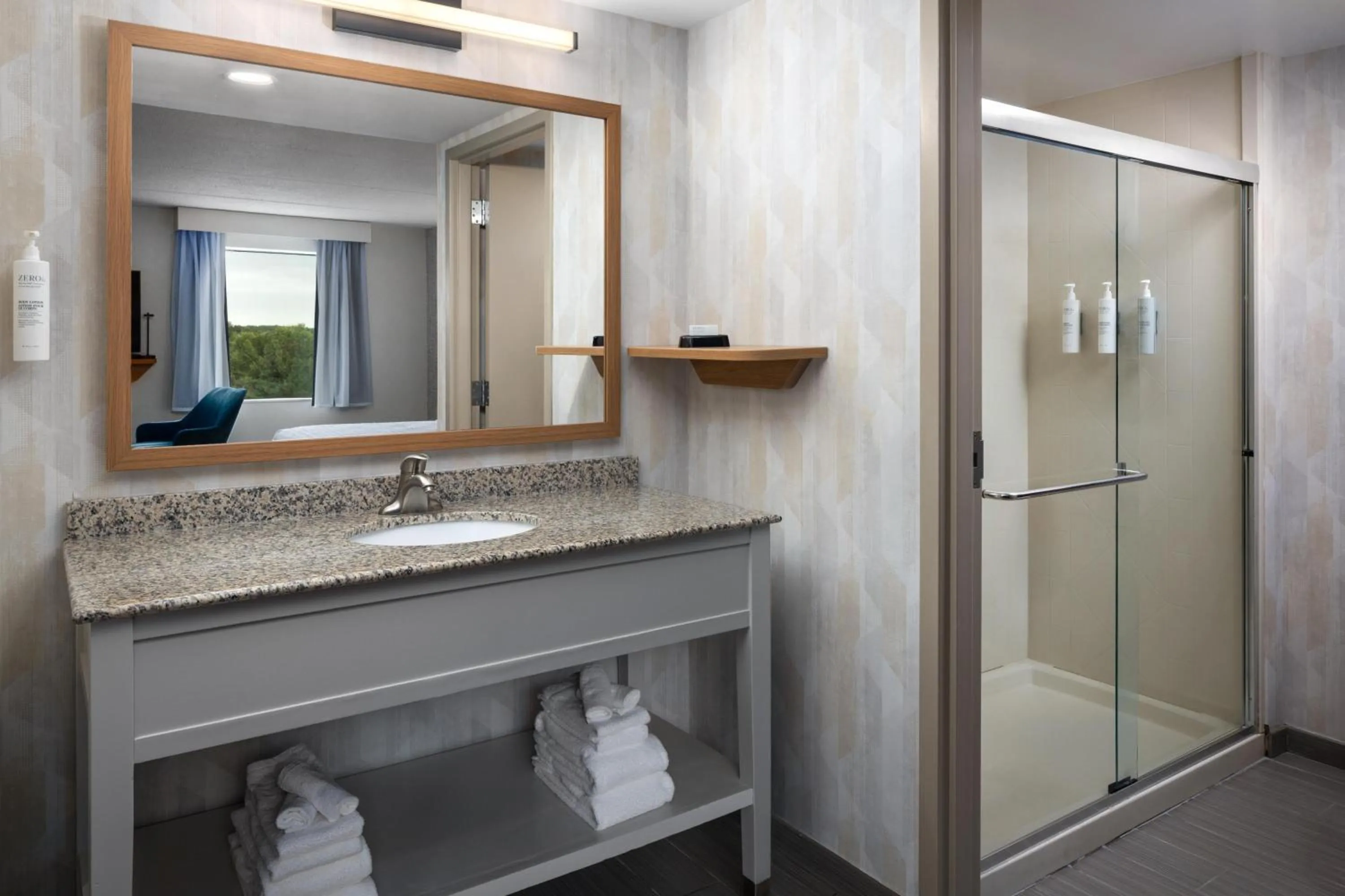 Bathroom in Hampton Inn Neptune