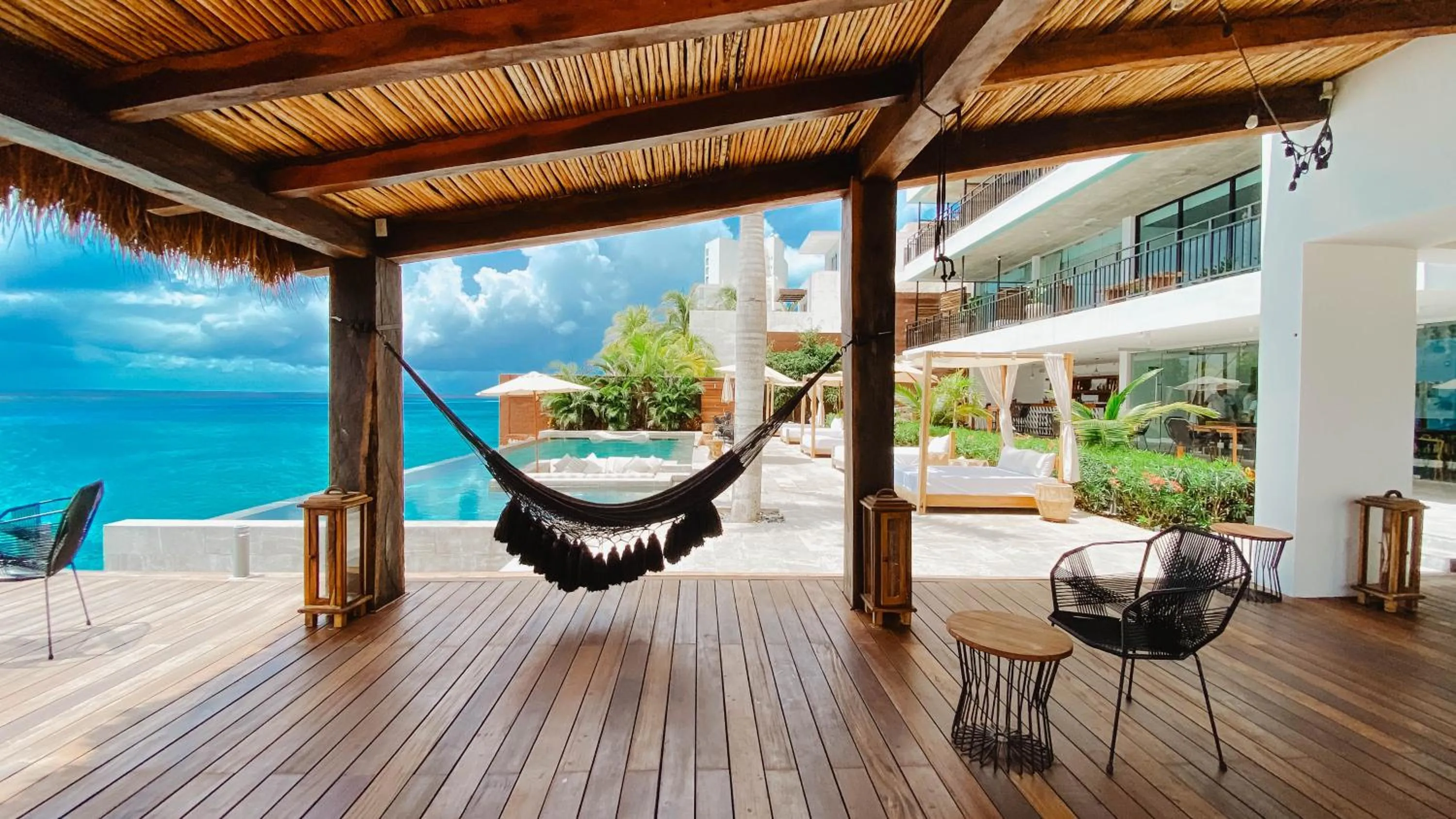 Patio in Hotel B Unique