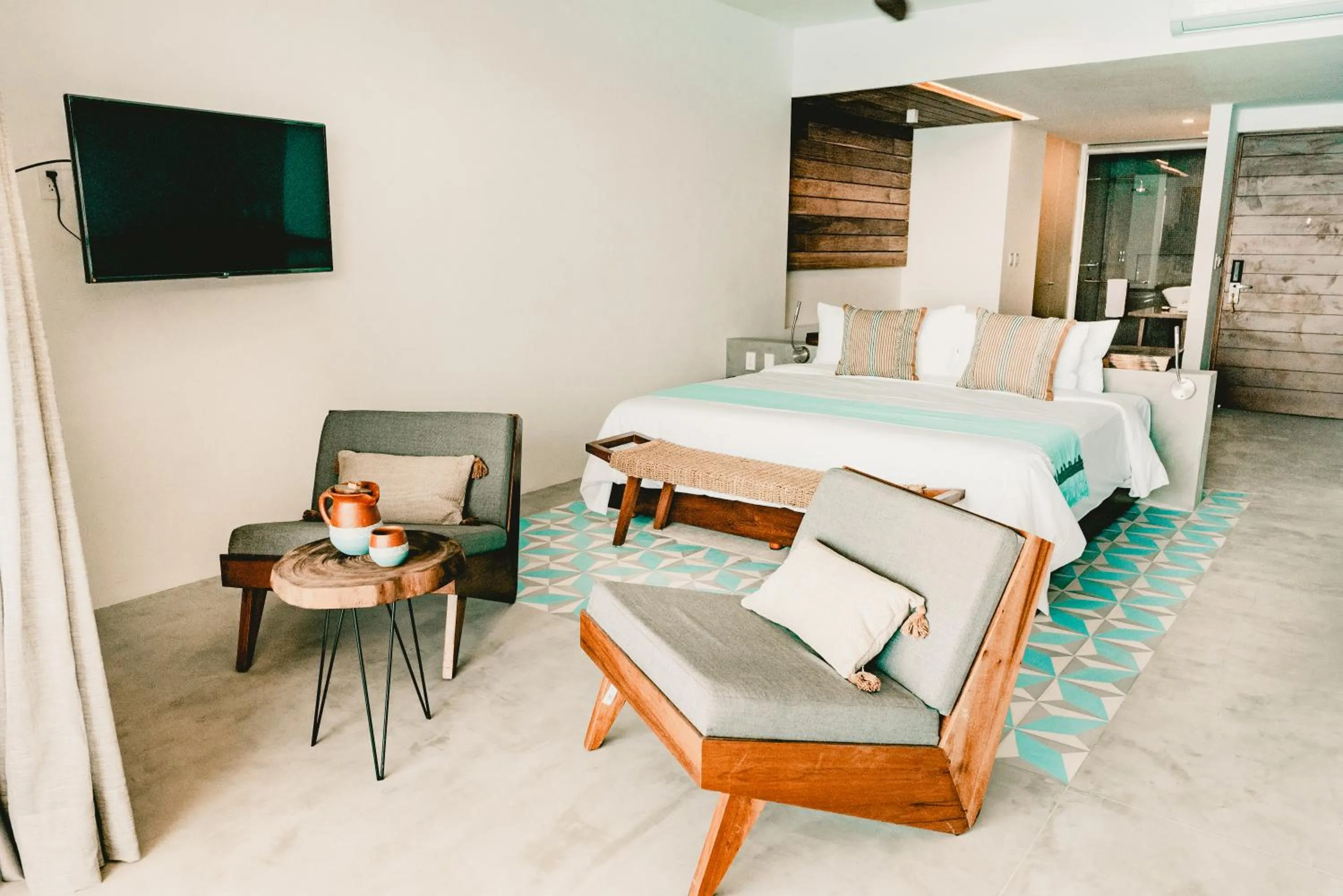 TV and multimedia, Bed in Hotel B Unique