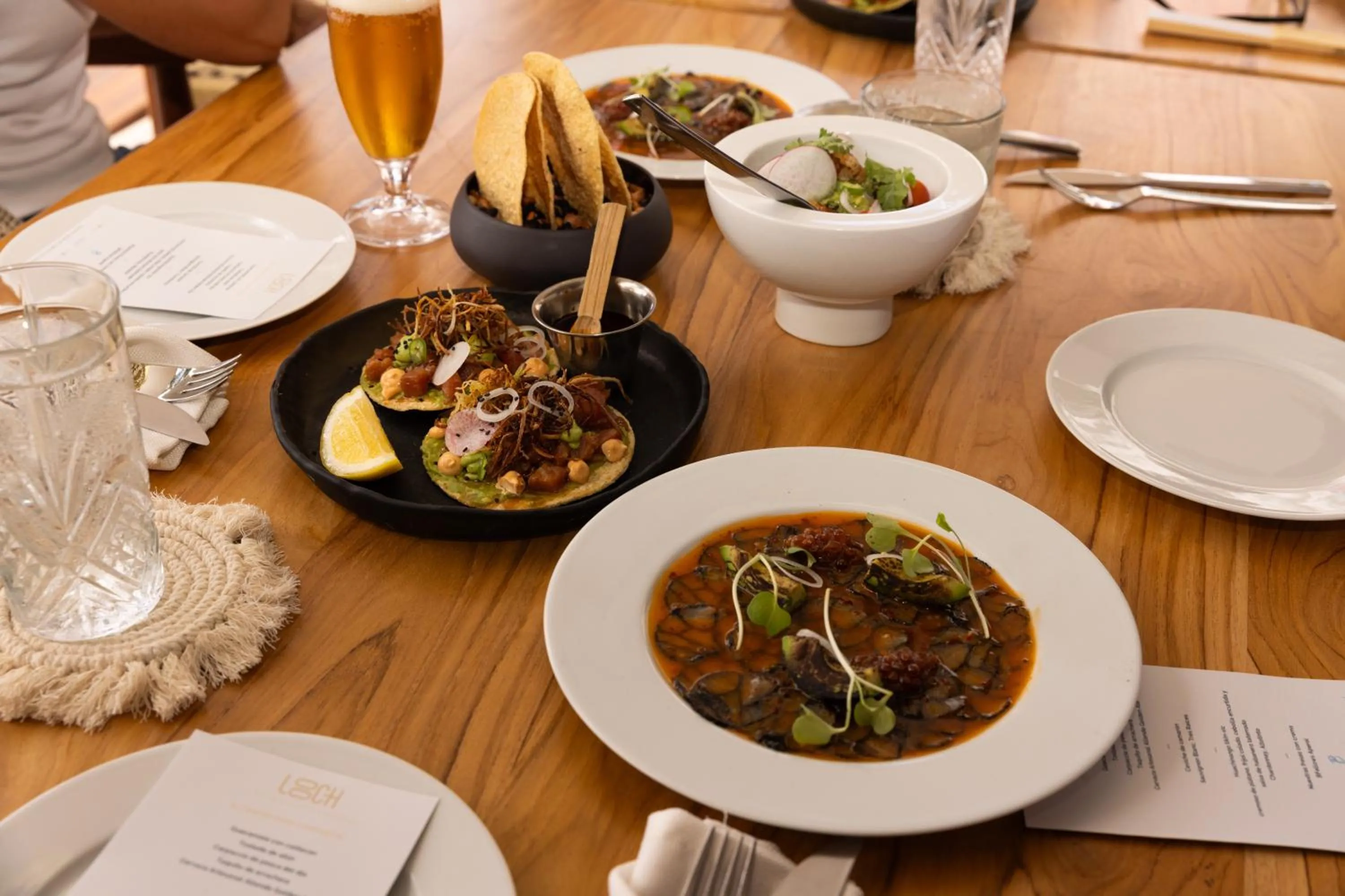 Restaurant/places to eat in Hotel B Unique