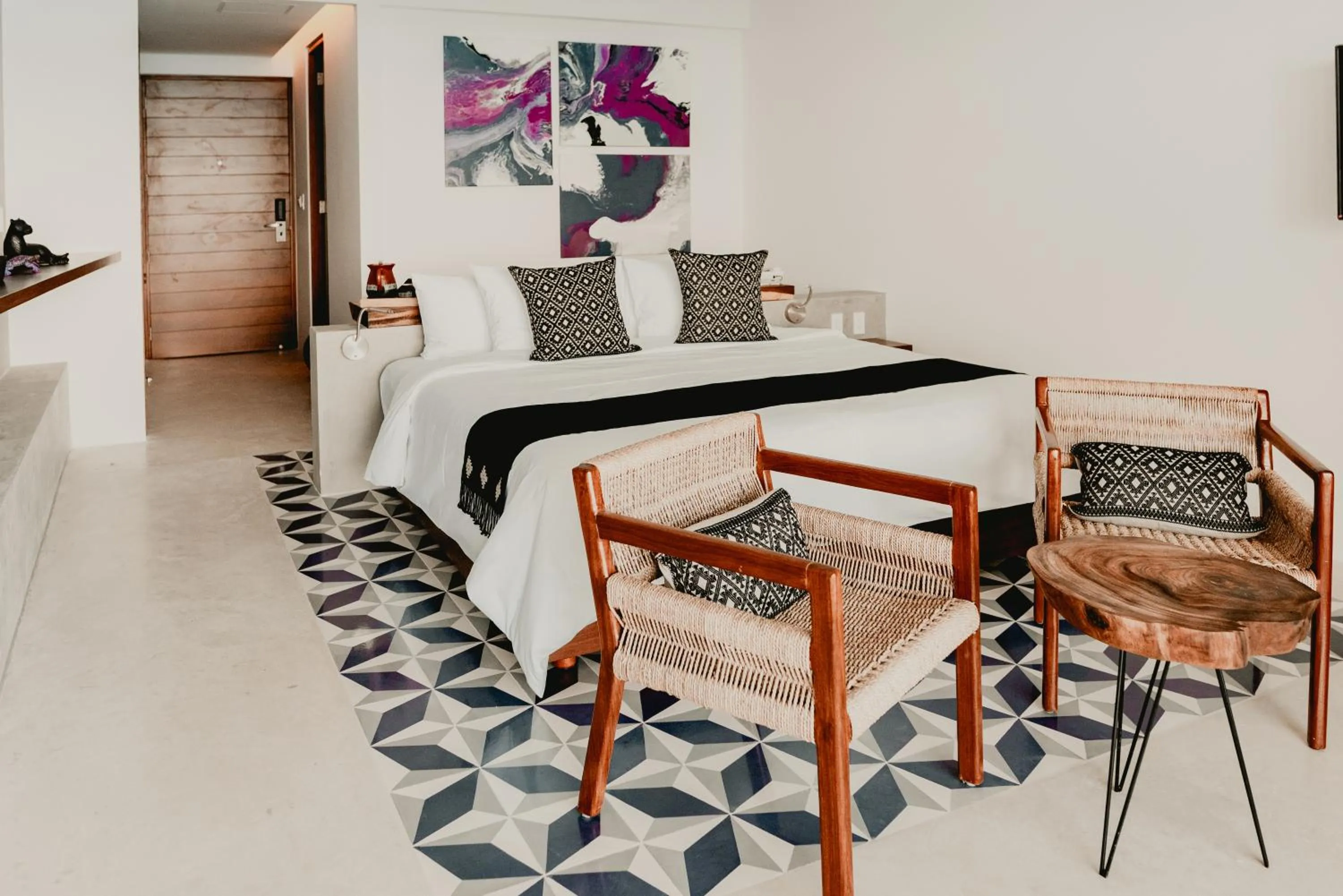 Photo of the whole room, Bed in Hotel B Unique